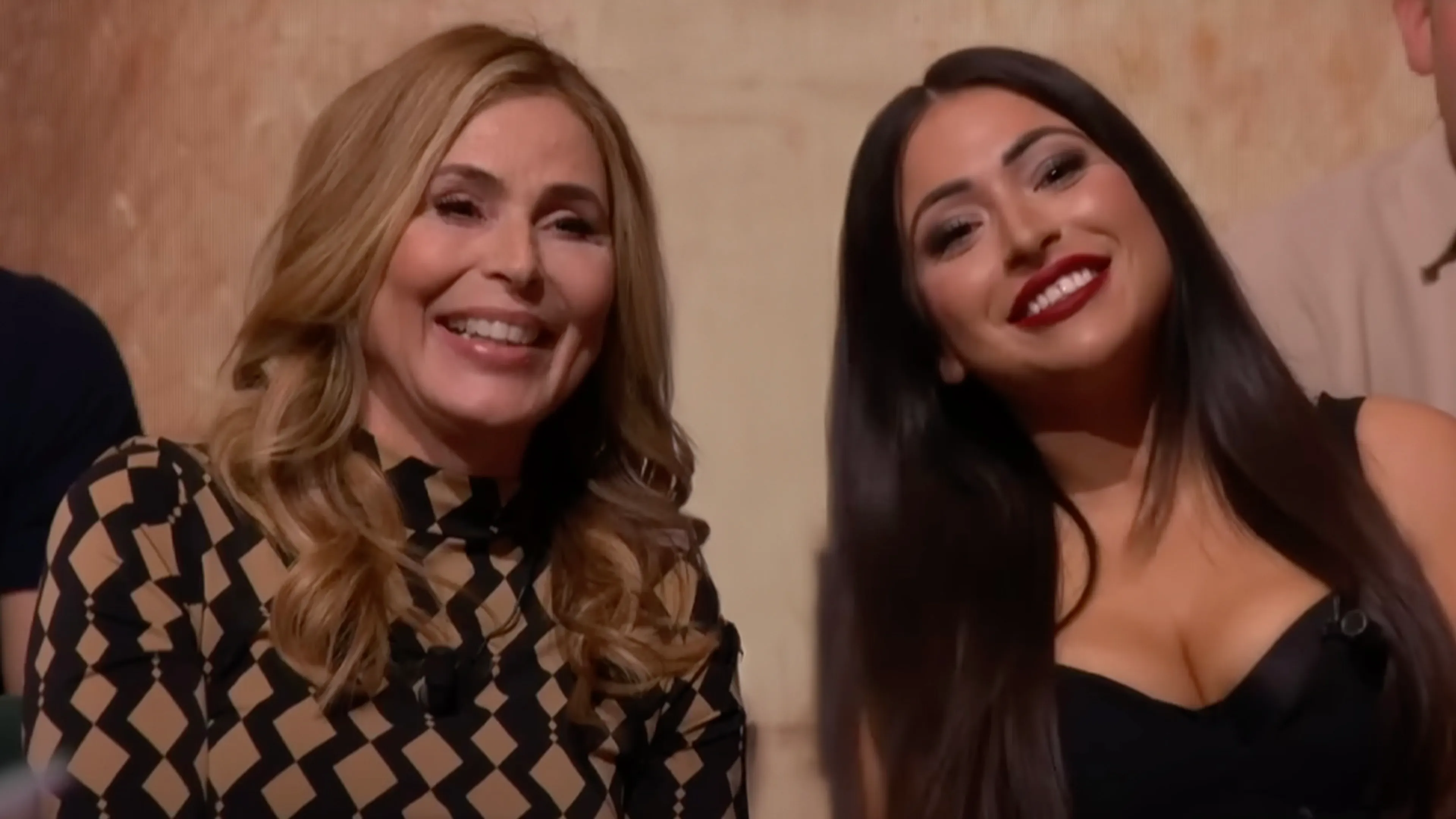 Lale Gül onthult hoeveel Heleen van Royen in vijf dagen heeft verdiend op friends2follow