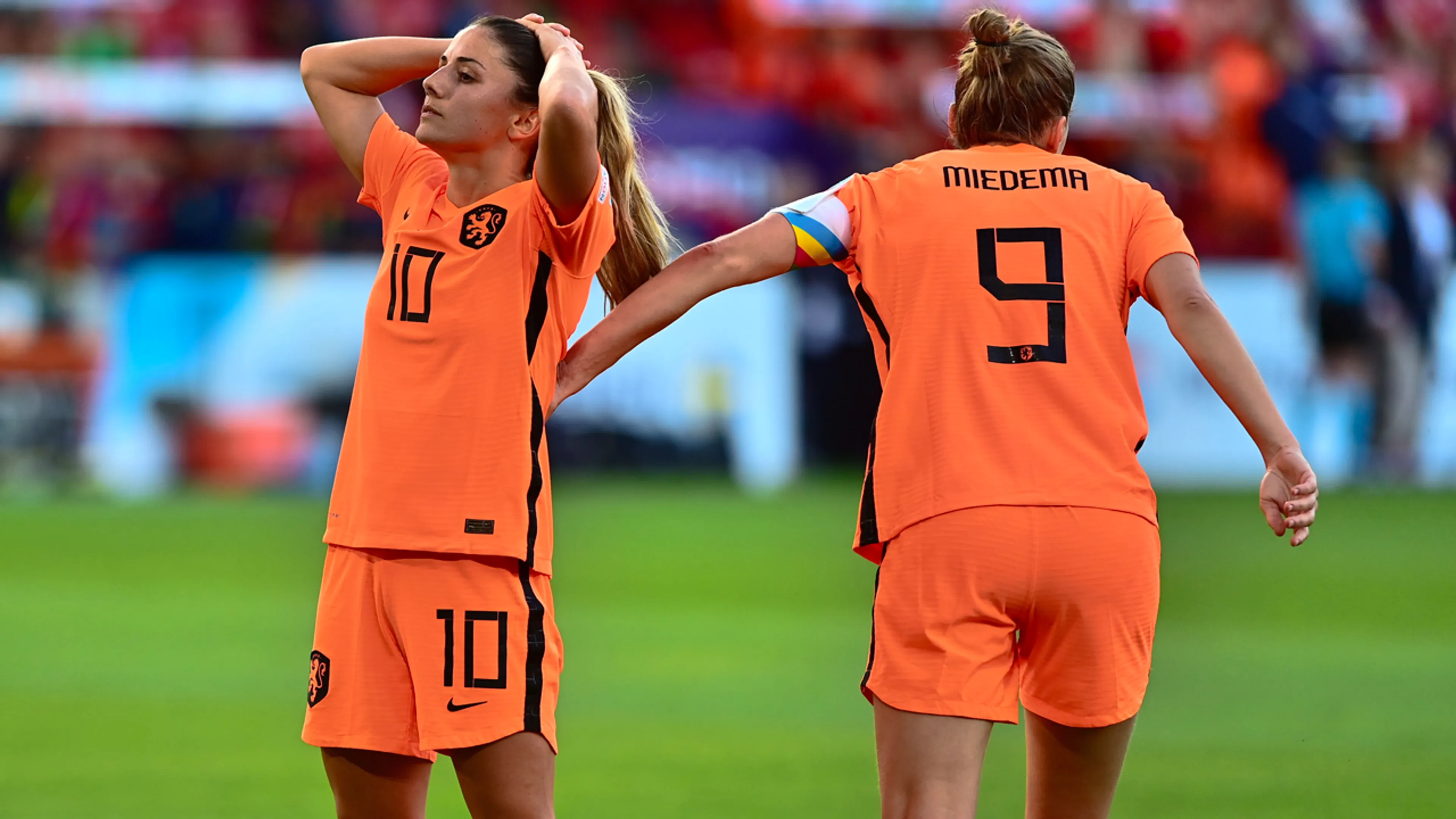Oranjevrouwen spelen gelijk tegen Zweden in Sheffield op EK