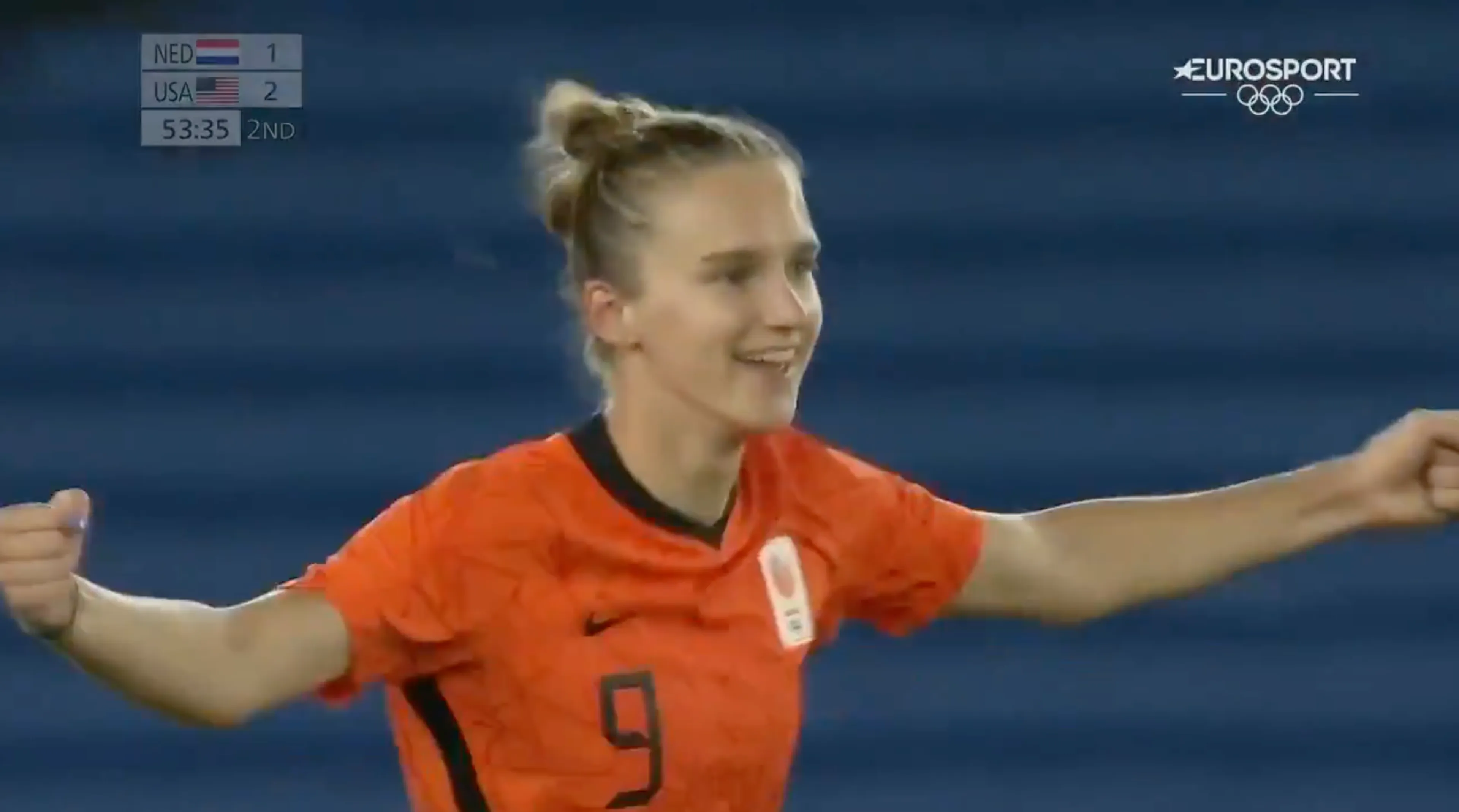 VIDEOGOAL: Miedema zet Leeuwinnen na twee tegendoelpunten weer op gelijke hoogte