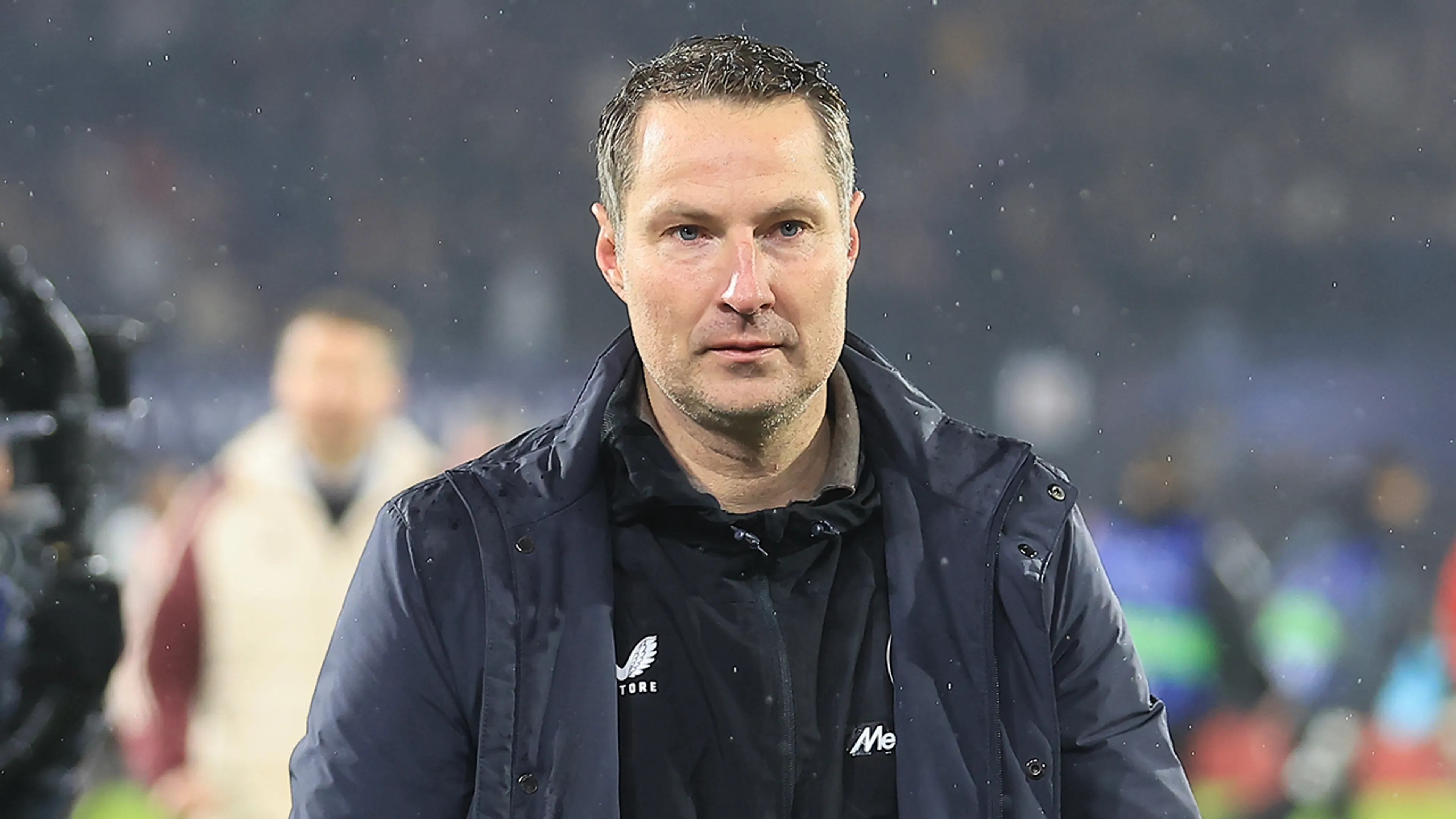 Brian Priske zal ondanks historische zege tegen Bayern München ontslagen worden bij Feyenoord