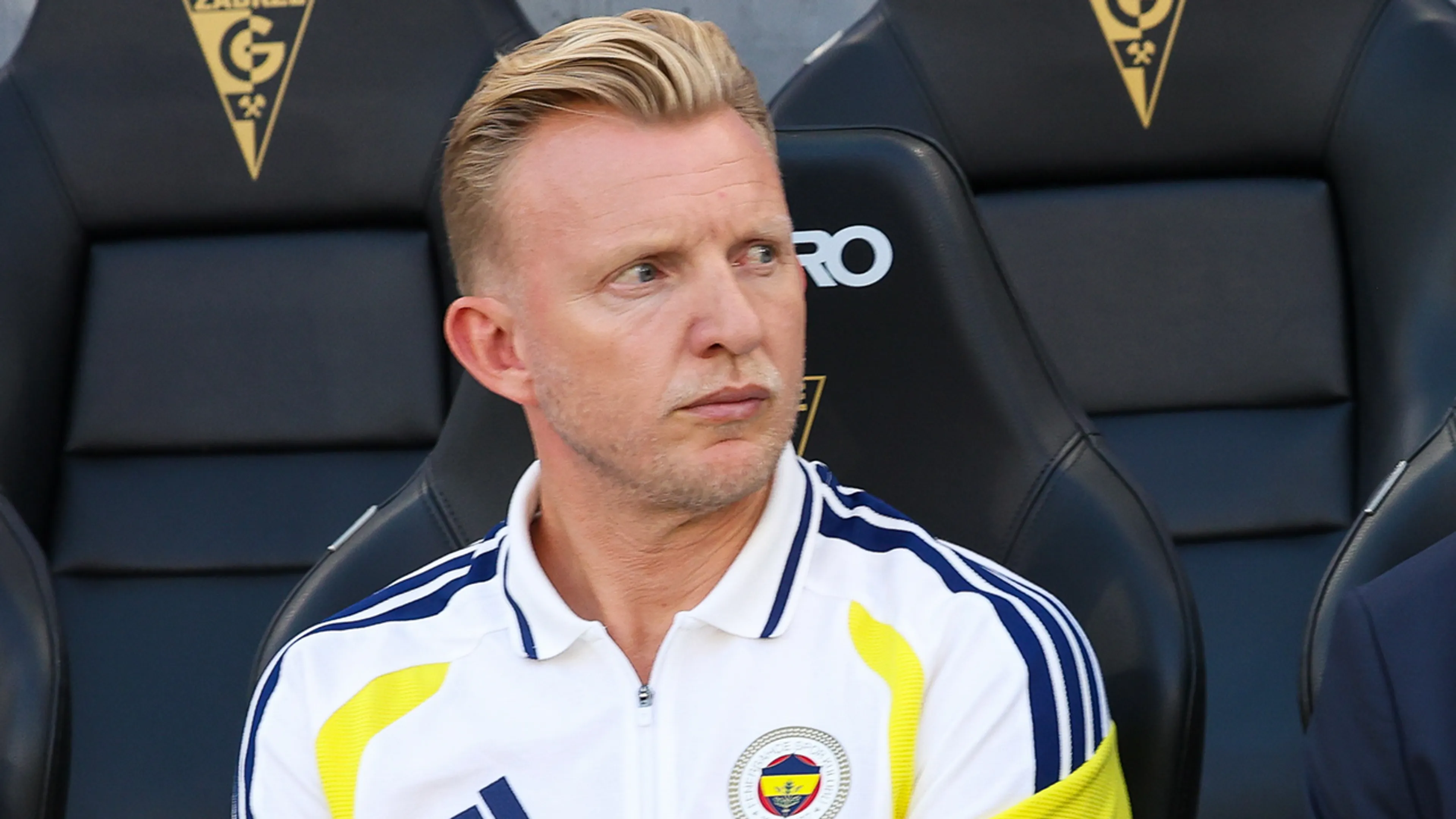 Dirk Kuyt krijgt plotseling nieuwe trainersklus en treft direct Liverpool