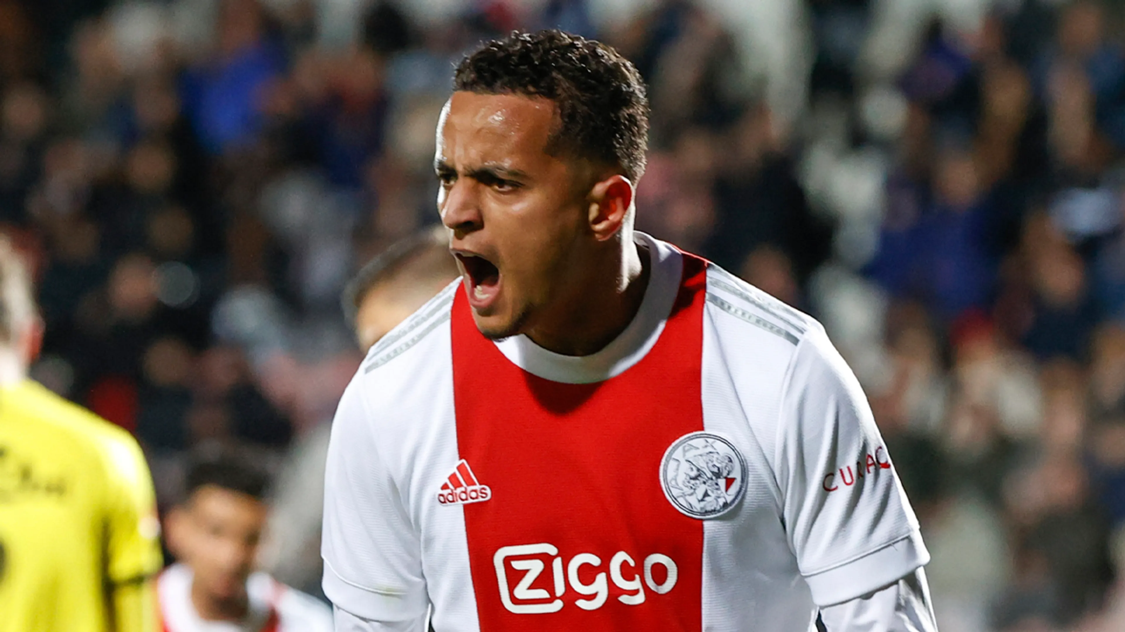 Foto: Ihattaren laat gezicht weer zien bij Ajax