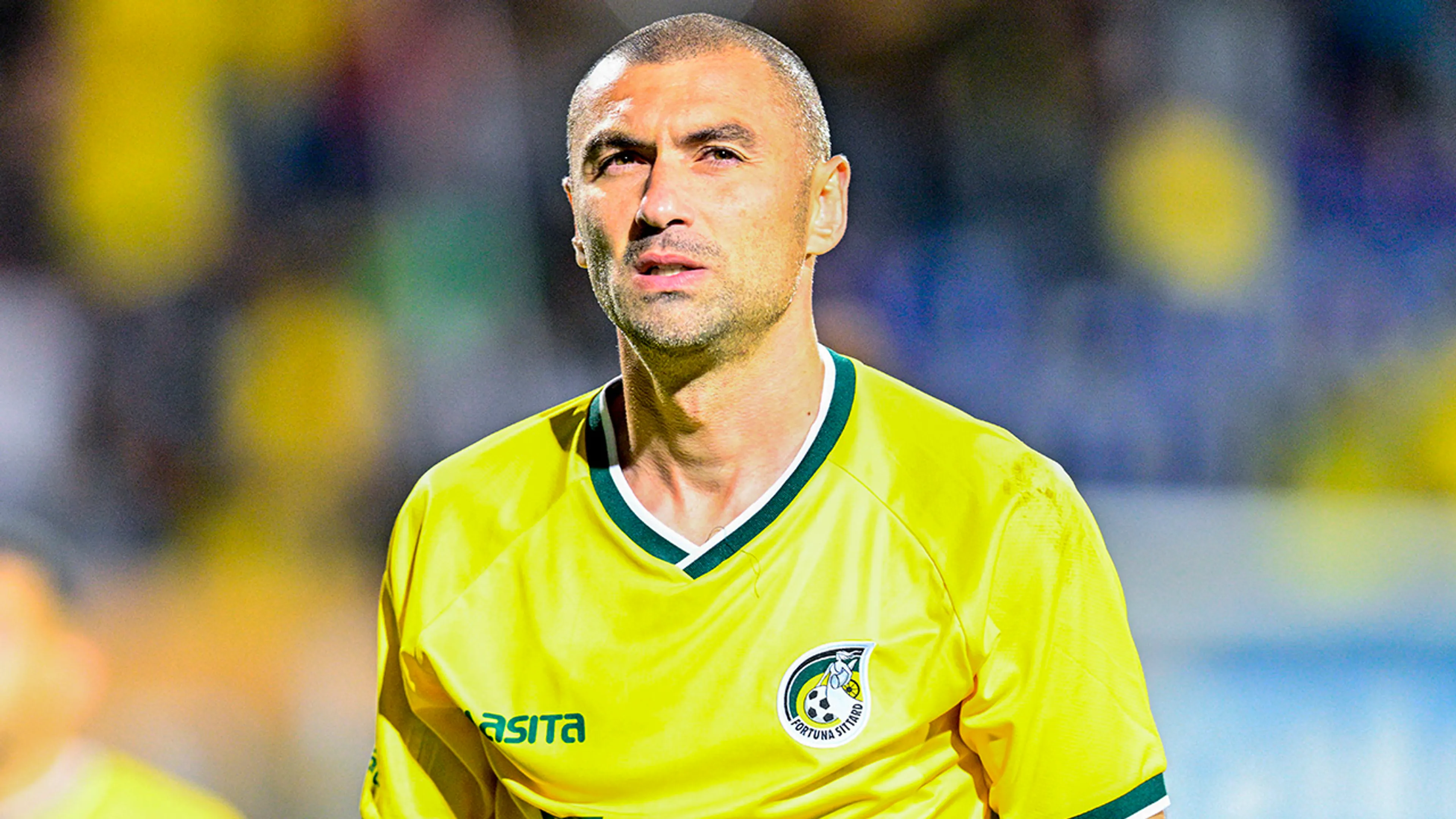 Burak Yilmaz slaat terug na kritiek: 'Ik ben geen trainer, geen tiran'