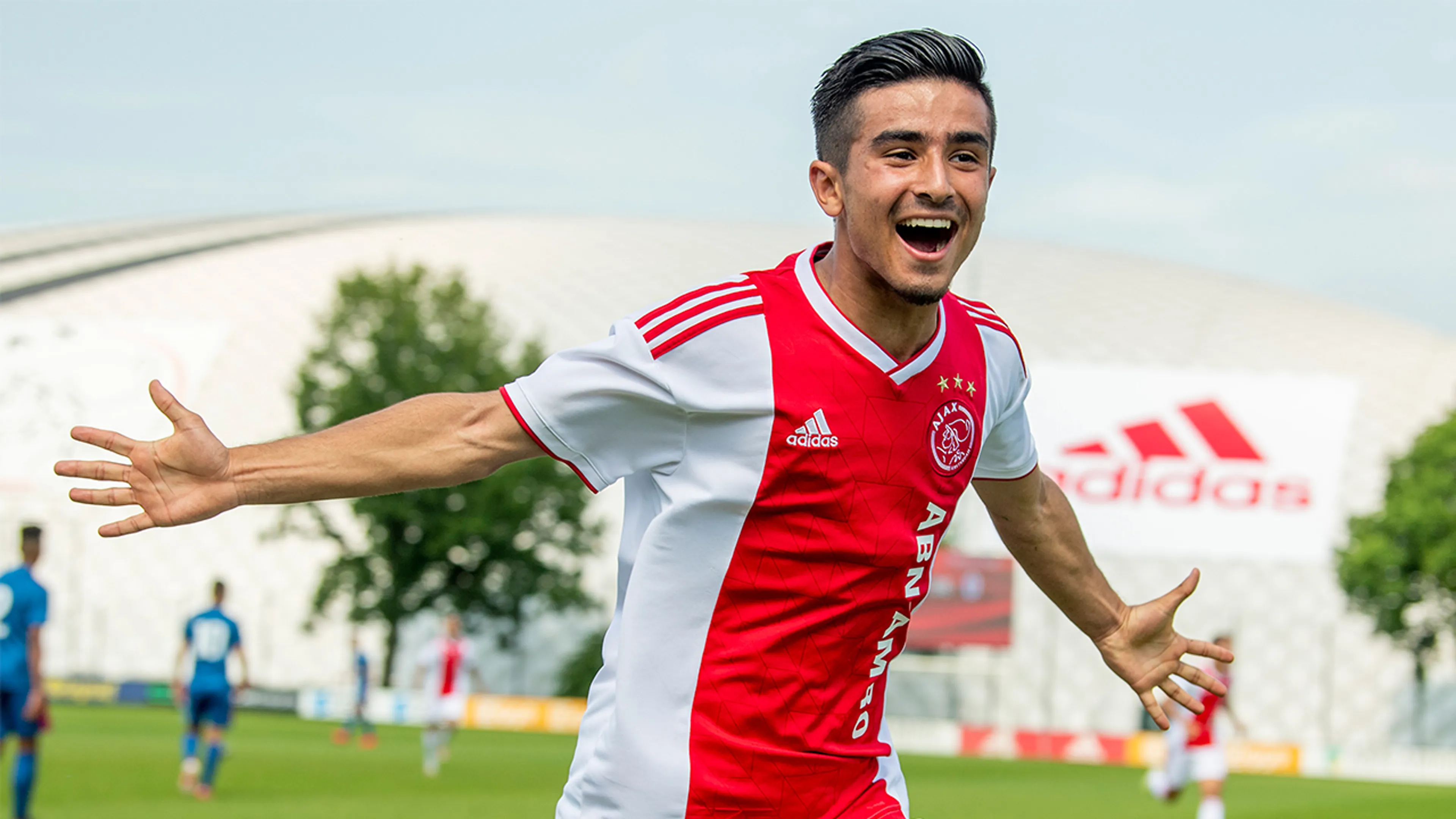 OPMERKELIJK: '80 scouts aanwezig bij Youth-League duel Ajax' 