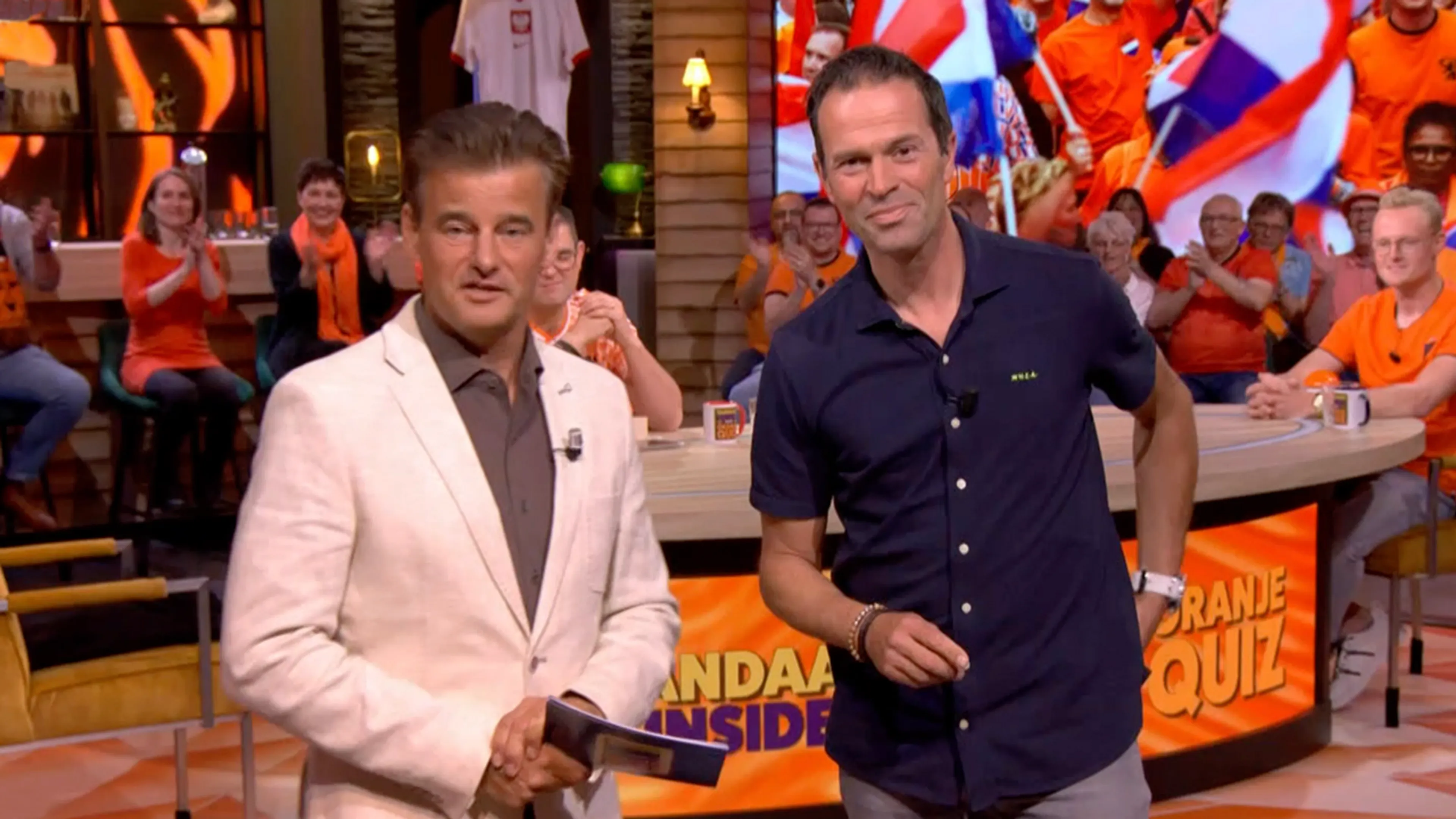 Wilfred en jurylid Bas Nijhuis over Vandaag Inside Oranje Quiz: 'Hier ben ik héél streng!'
