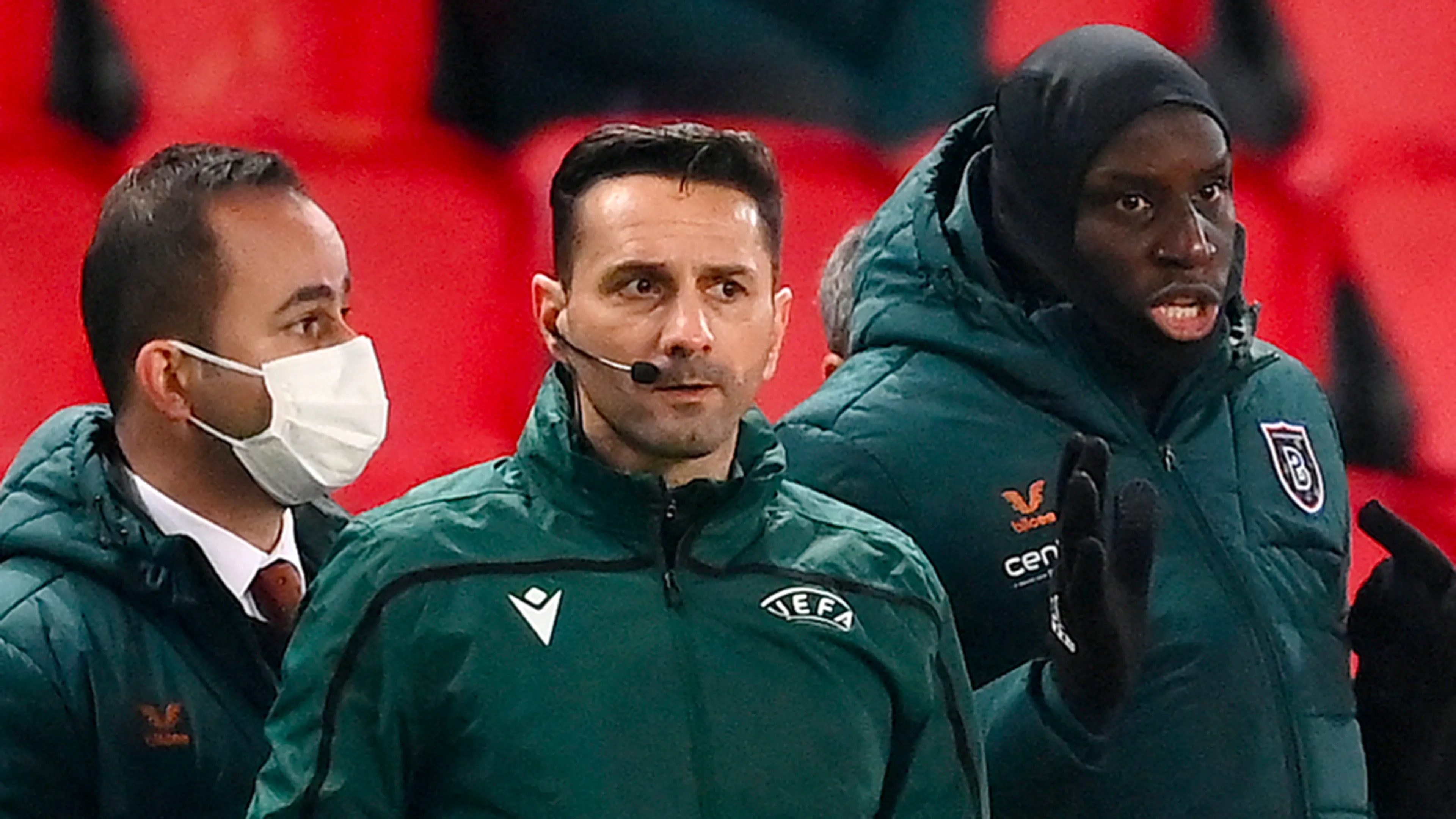 UEFA schorst Roemeese arbiter na racistische uitlatingen aan Webo