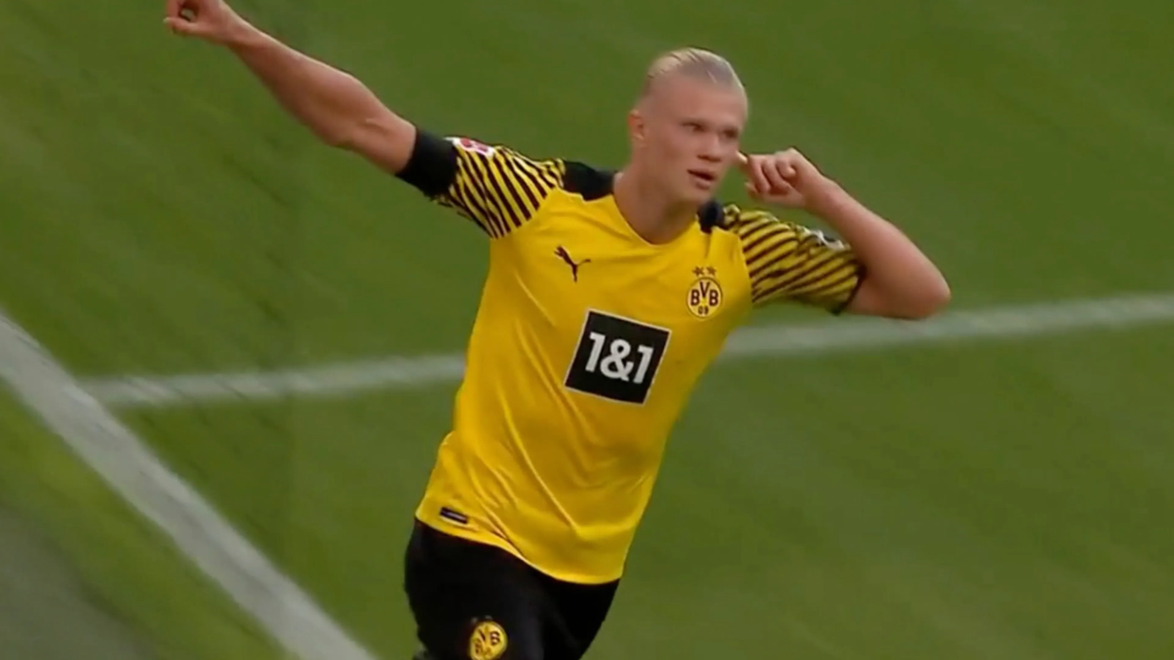 VIDEOGOAL: Haaland scoort en levert 2 assists af in 45 min
