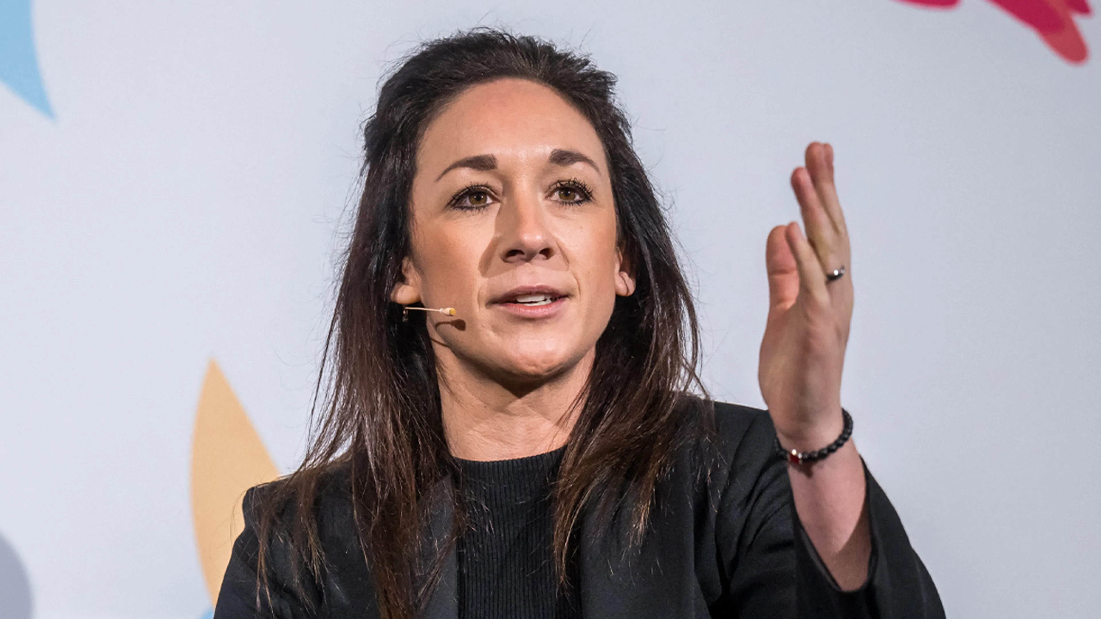 UEFA-directeur wil meer wedstrijden van vrouwen in grote stadions