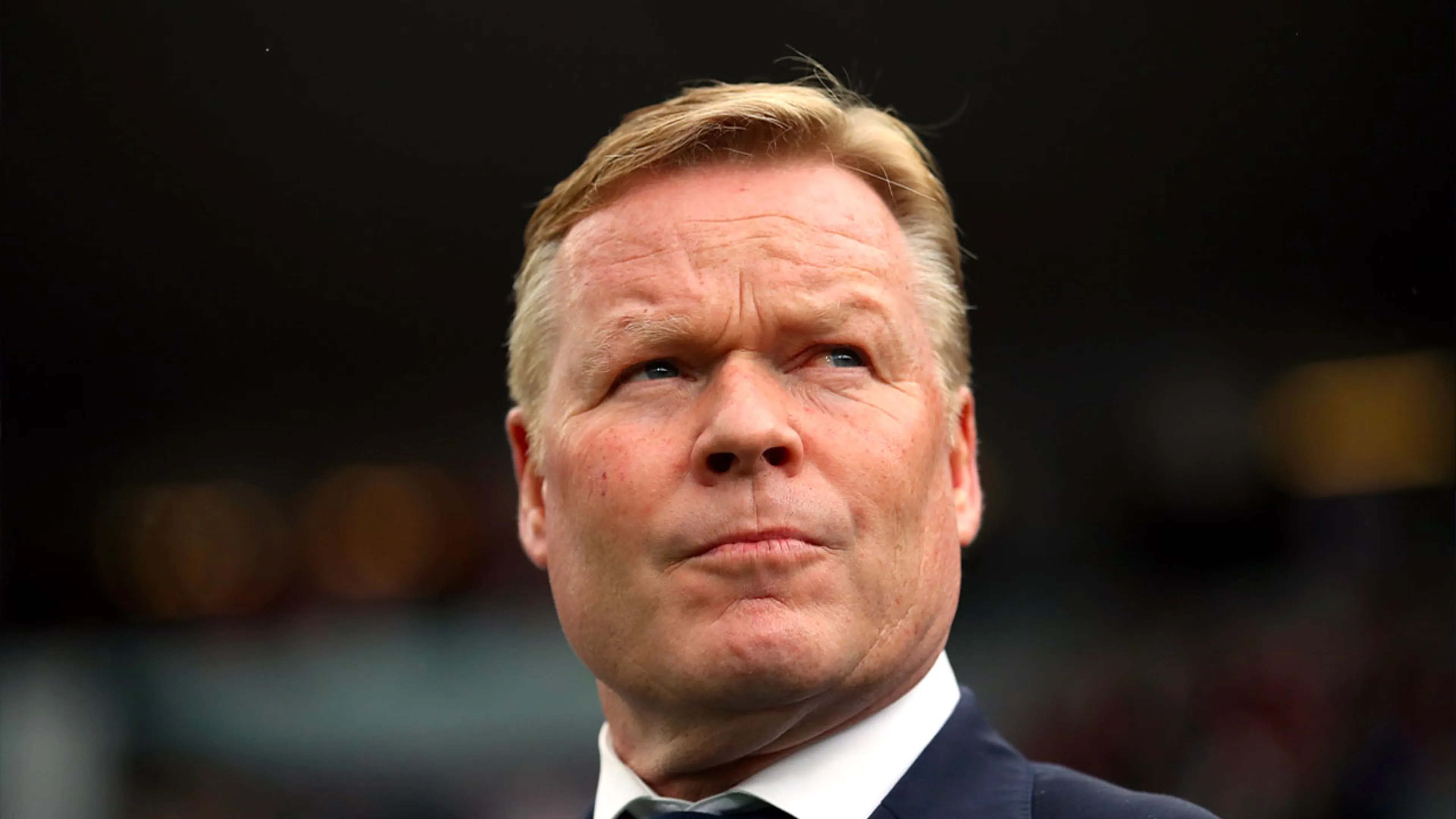 Koeman stoort zich aan influencers rondom Verstappen: ‘Dringen zich op voor hun eigen ego’ 
