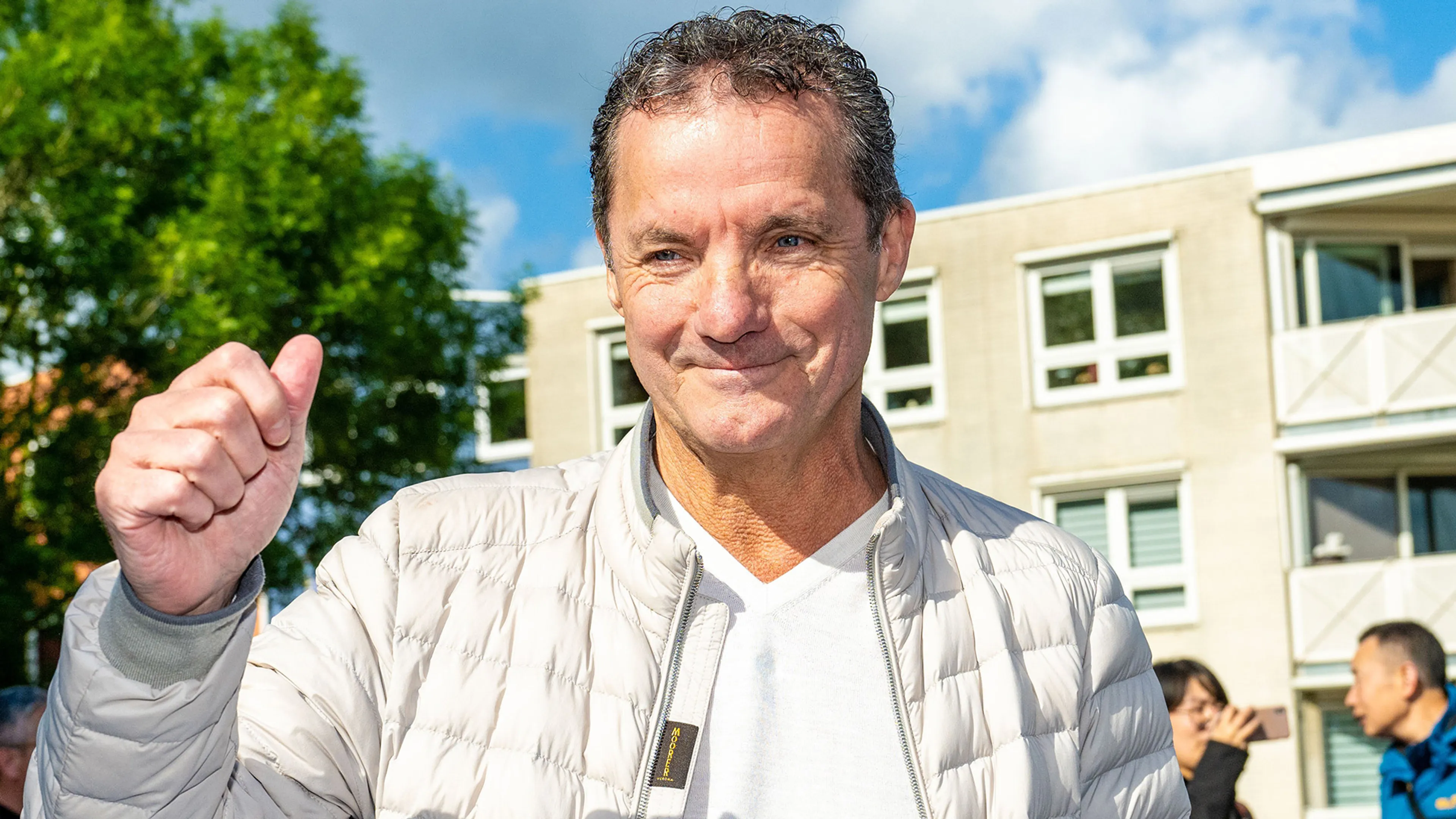 John de Bever doet belofte: 'Ik doe volgend jaar mee aan de Nijmeegse Vierdaagse!'