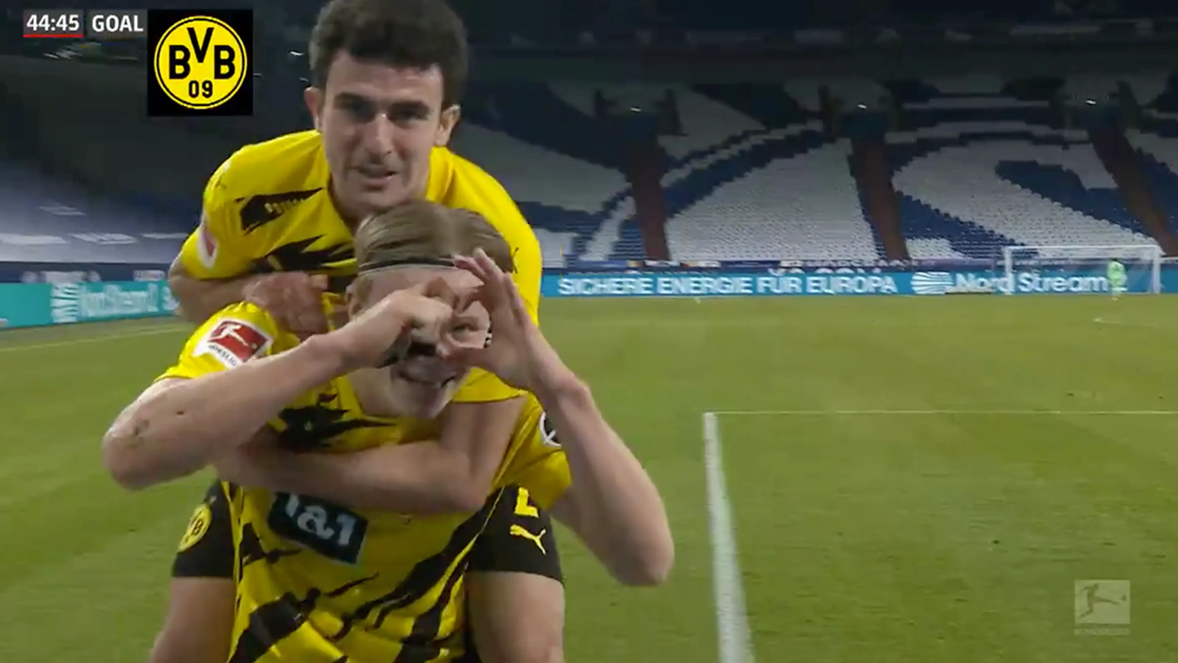 Fenomeen Haaland scoort met prachtige omhaal in Kohlenpott derby