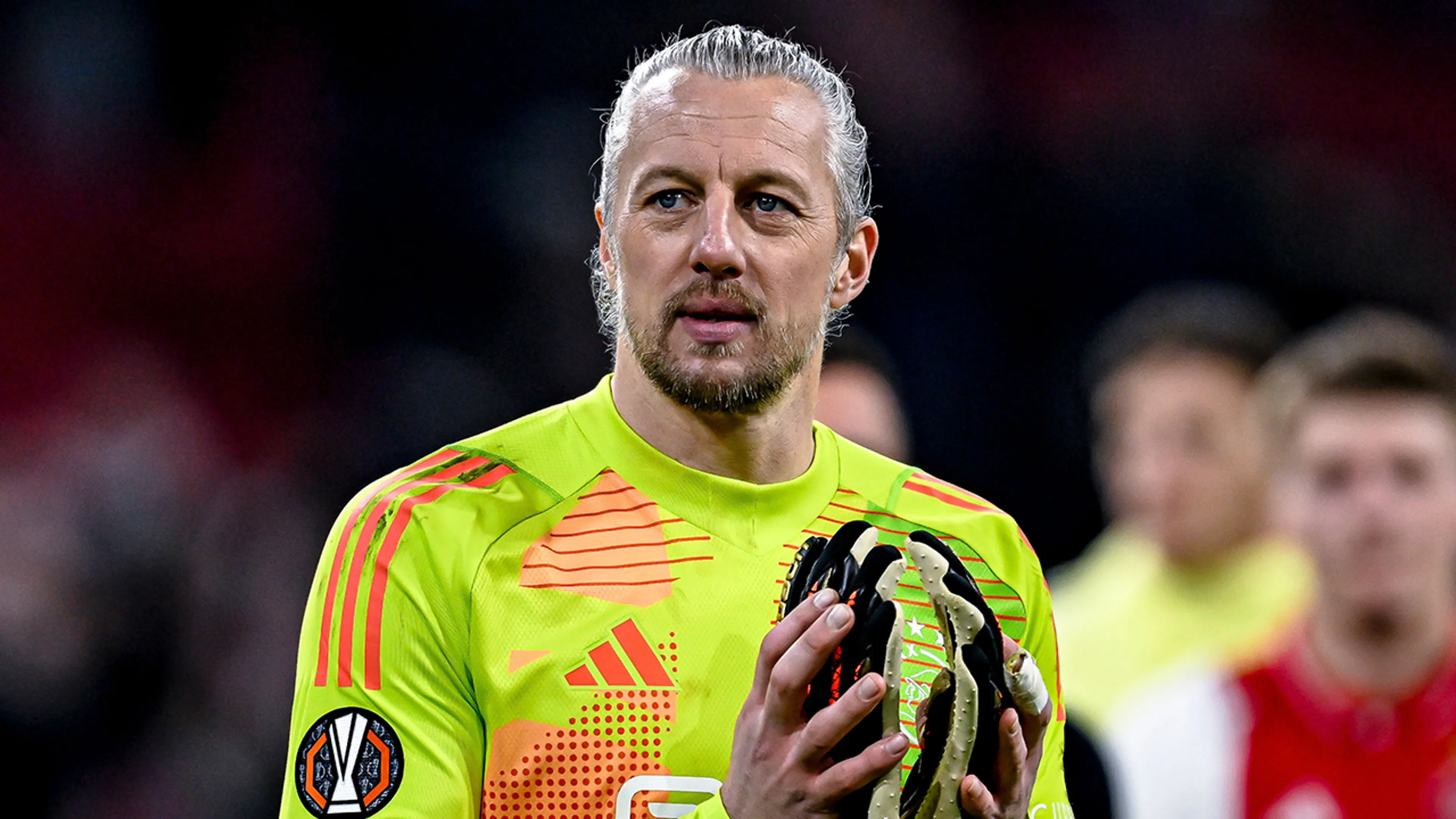 'Remko Pasveer (42) vertrekt bij Ajax en sluit direct aan bij andere Eredivisie-club'
