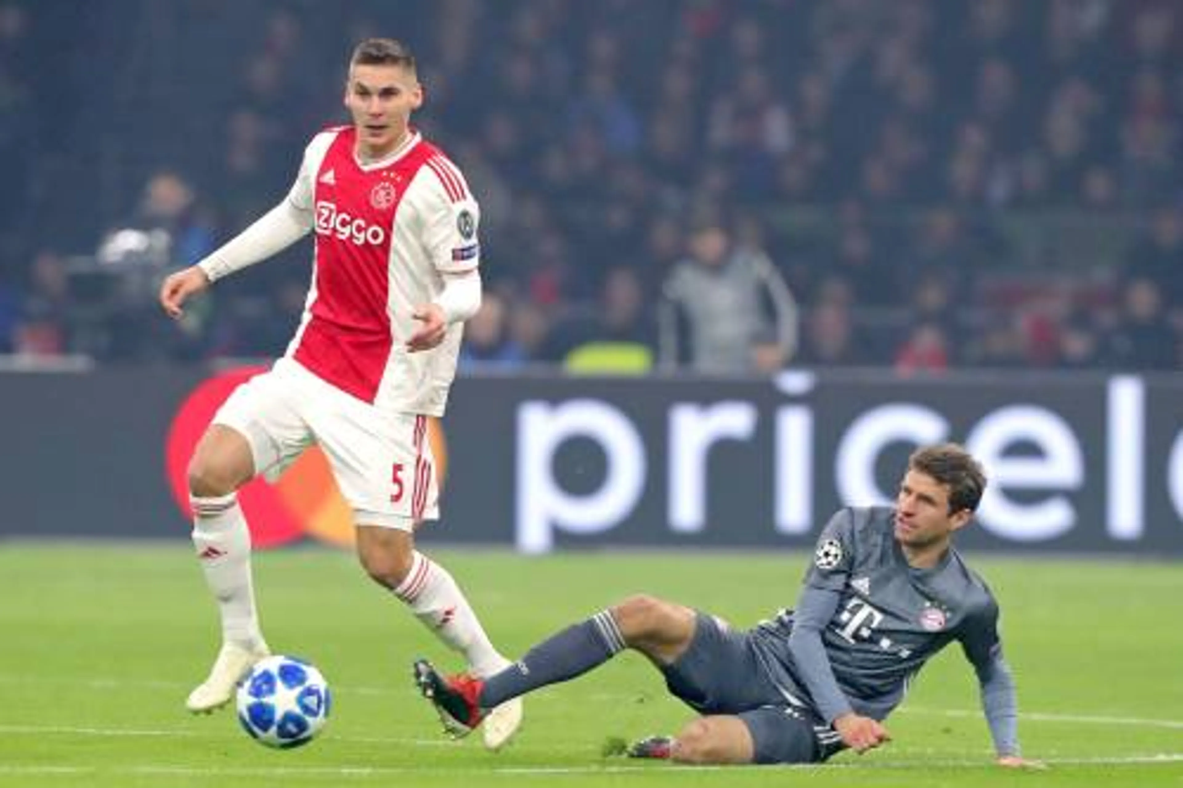 Ajax laat Wöber gaan