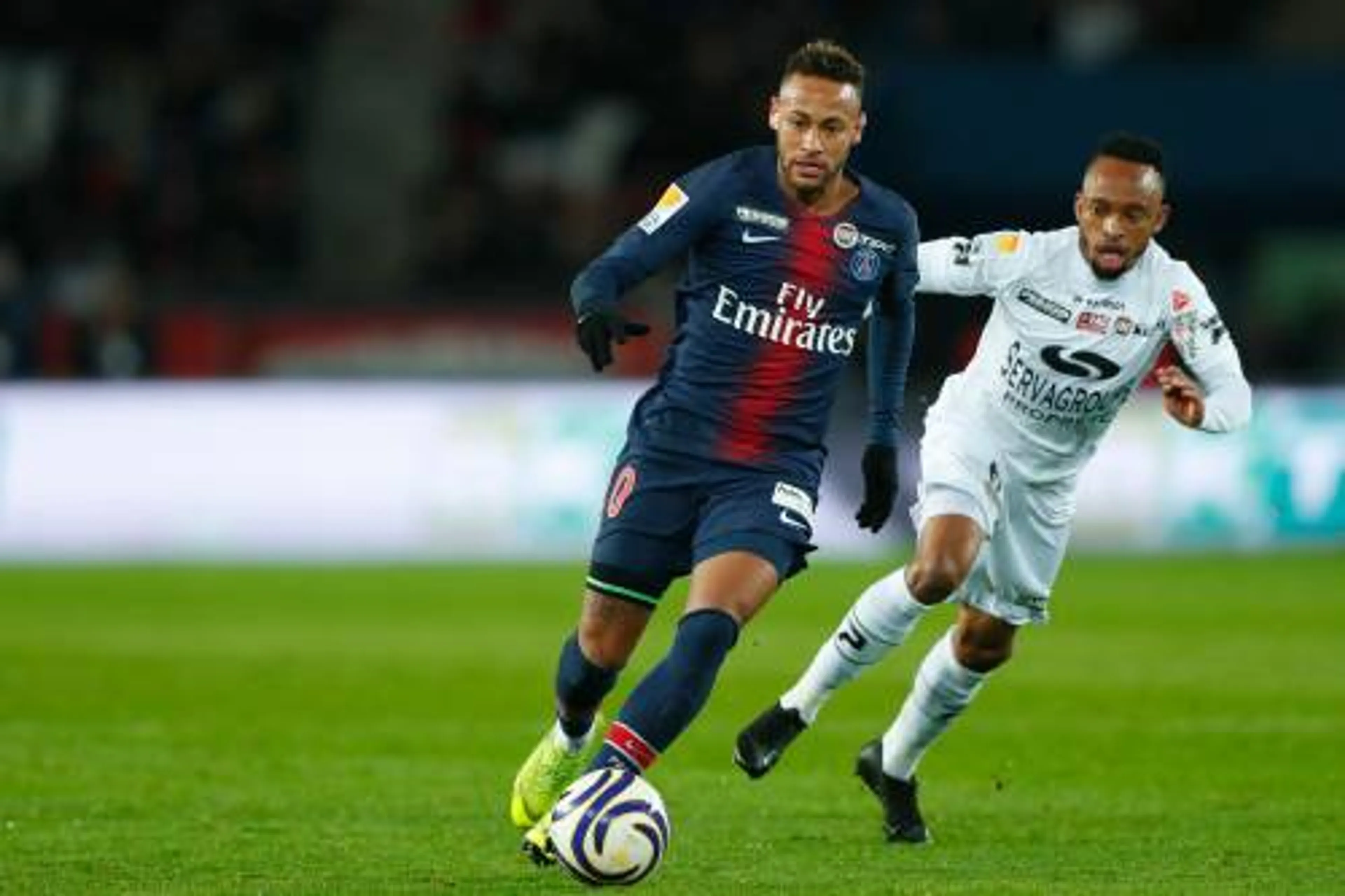 PSG hoopt op rentree Neymar in maart