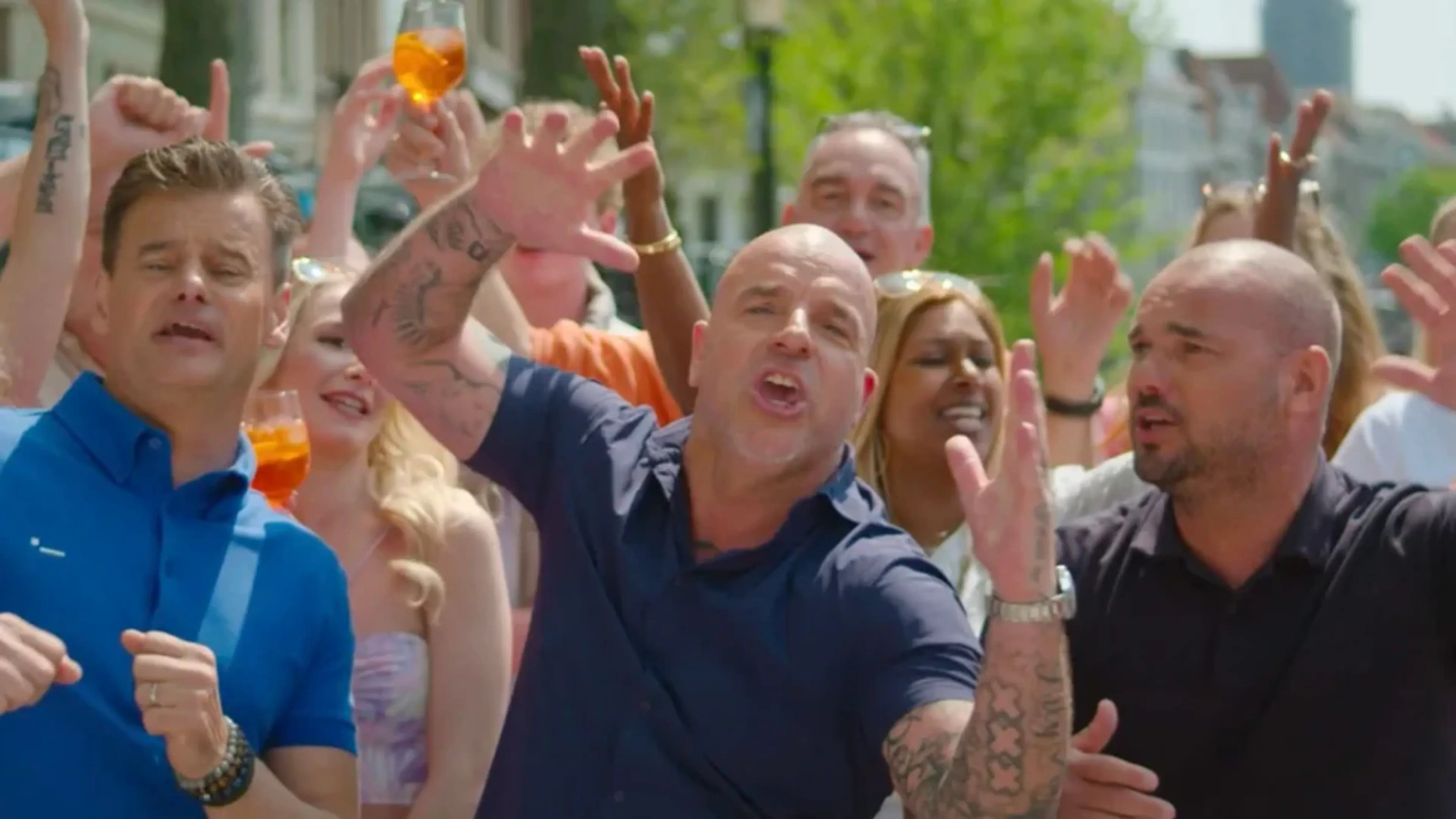 Wilfred, Andy en Wesley gaan zomerhit 'Aperolletje' zingen tijdens Sterren Muziekfeest op het Plein