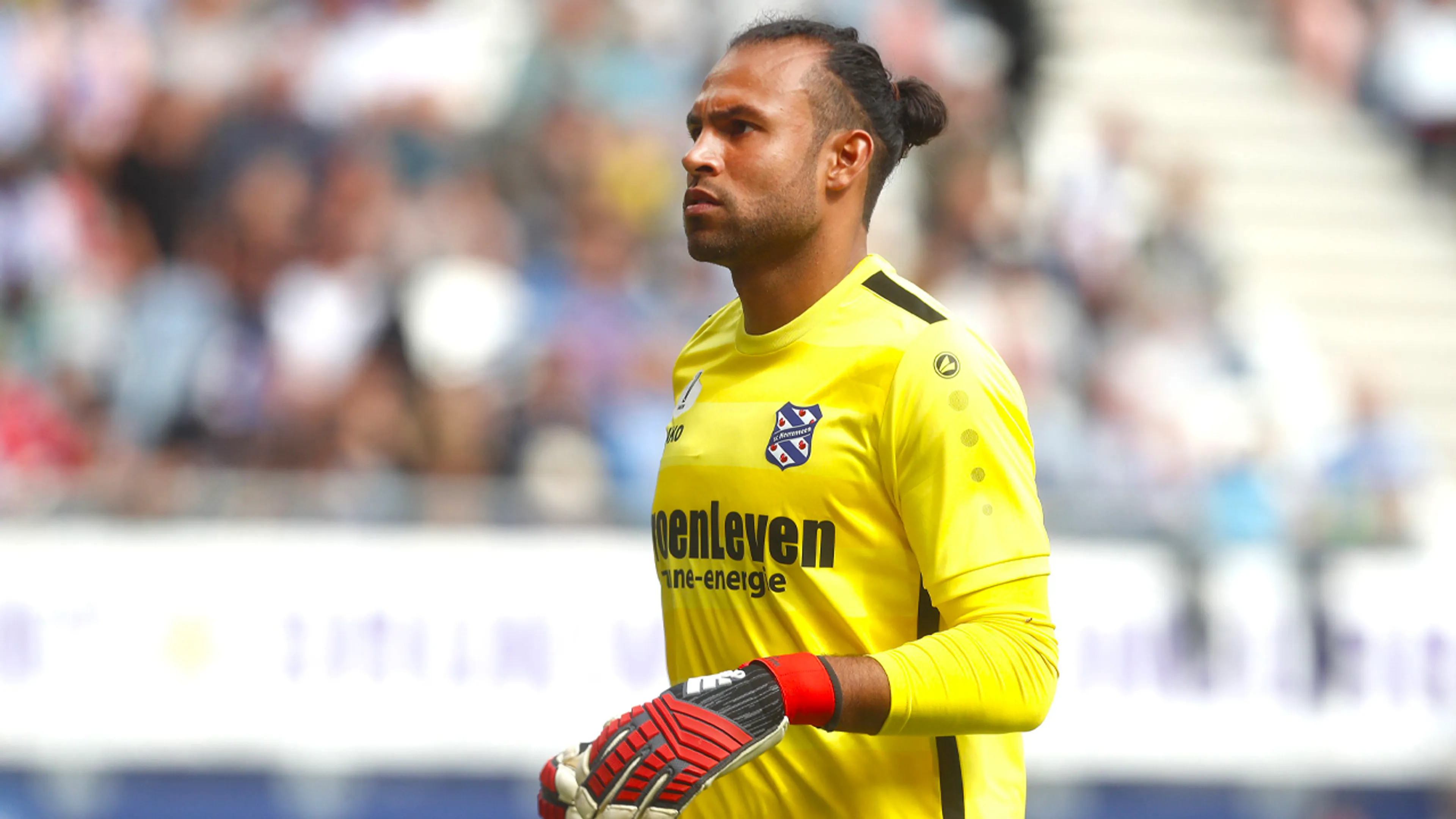 Doelman Hahn houdt conditie op peil bij PEC Zwolle