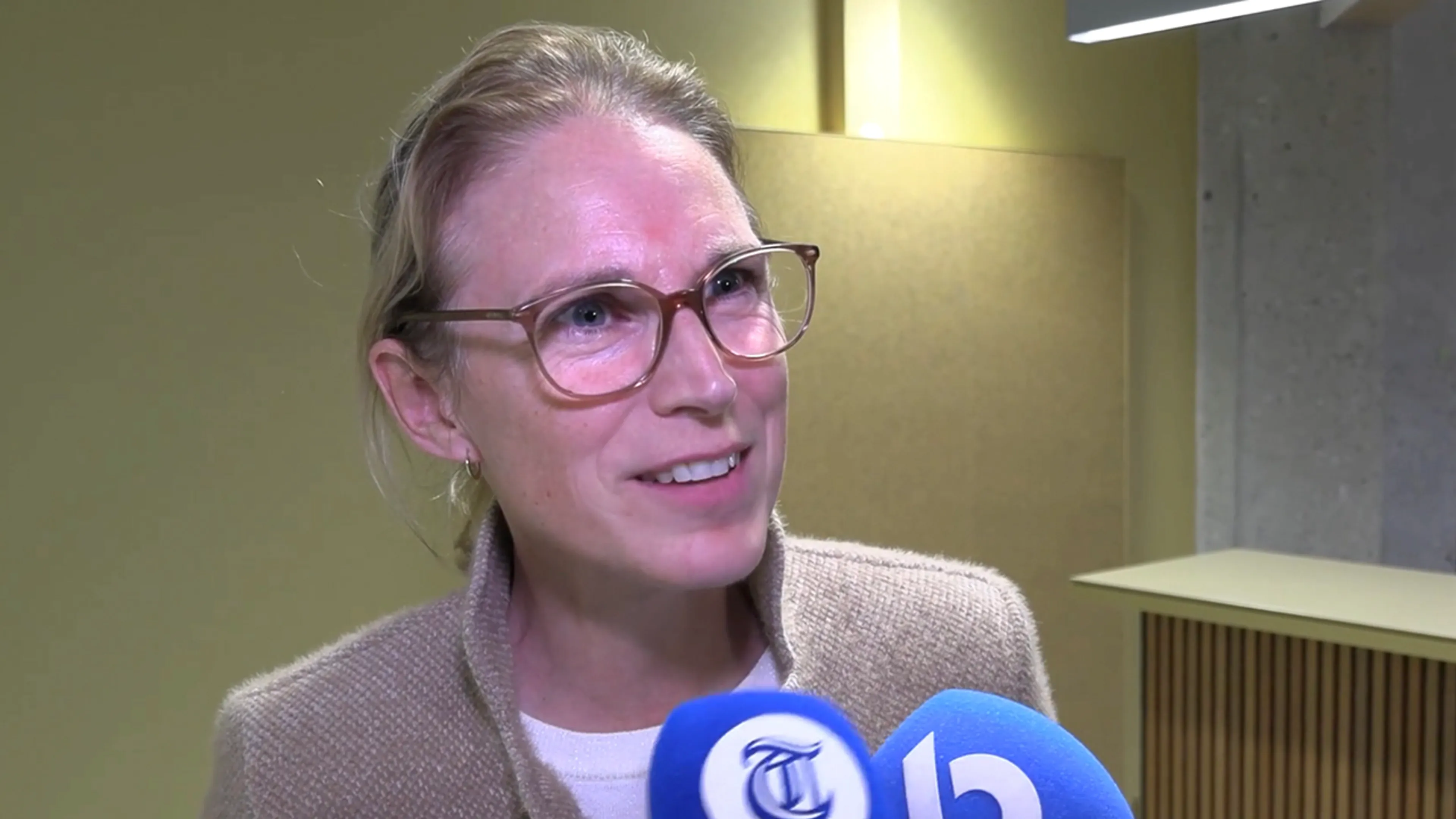 Woonminister over extra huizen voor asielzoekers: 'Starters kunnen gelukkig bij hun ouders wonen'