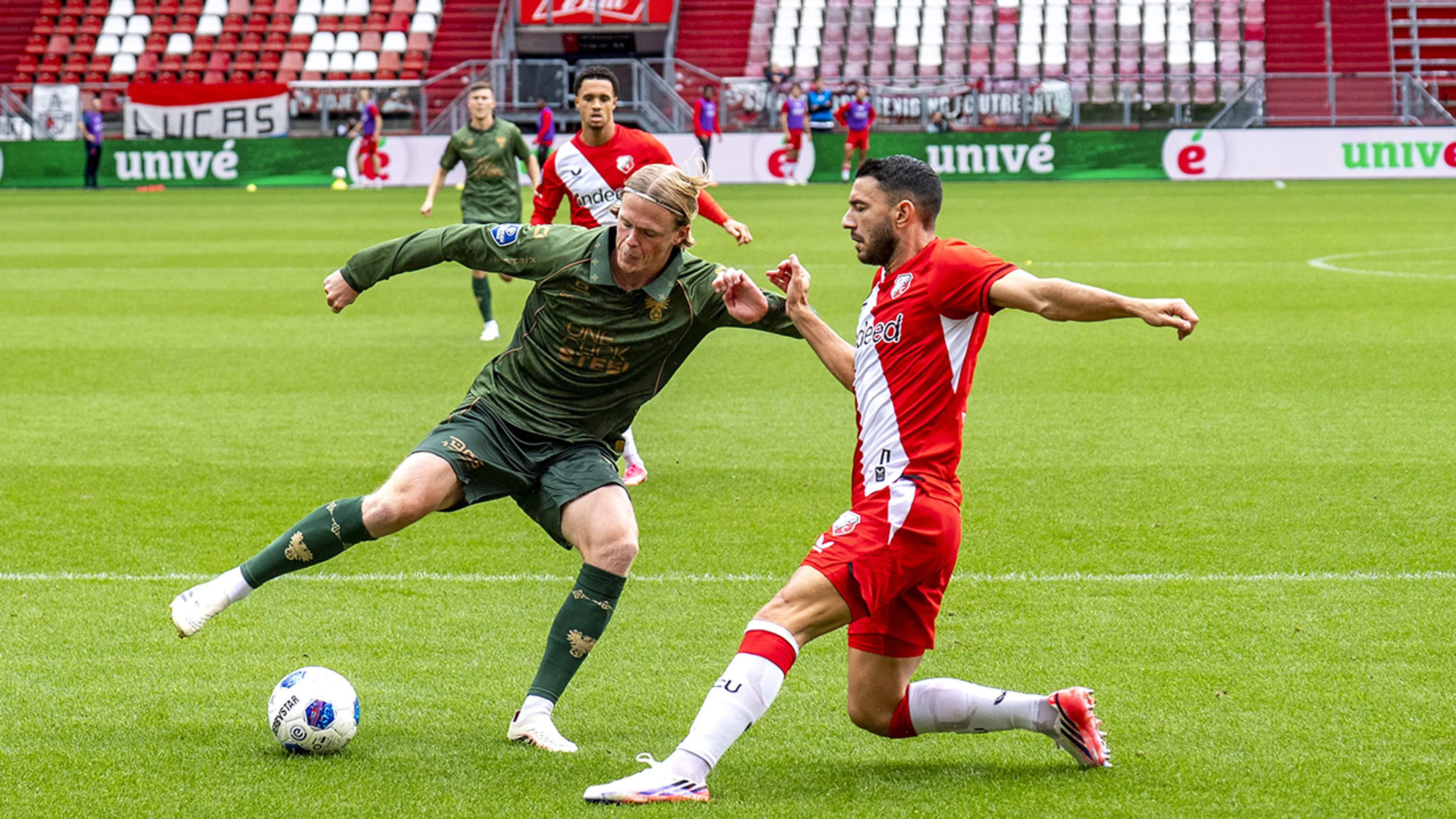 FC Utrecht knokt zich in restant gestaakt duel tegen Go Ahead Eagles naar gelijkspel