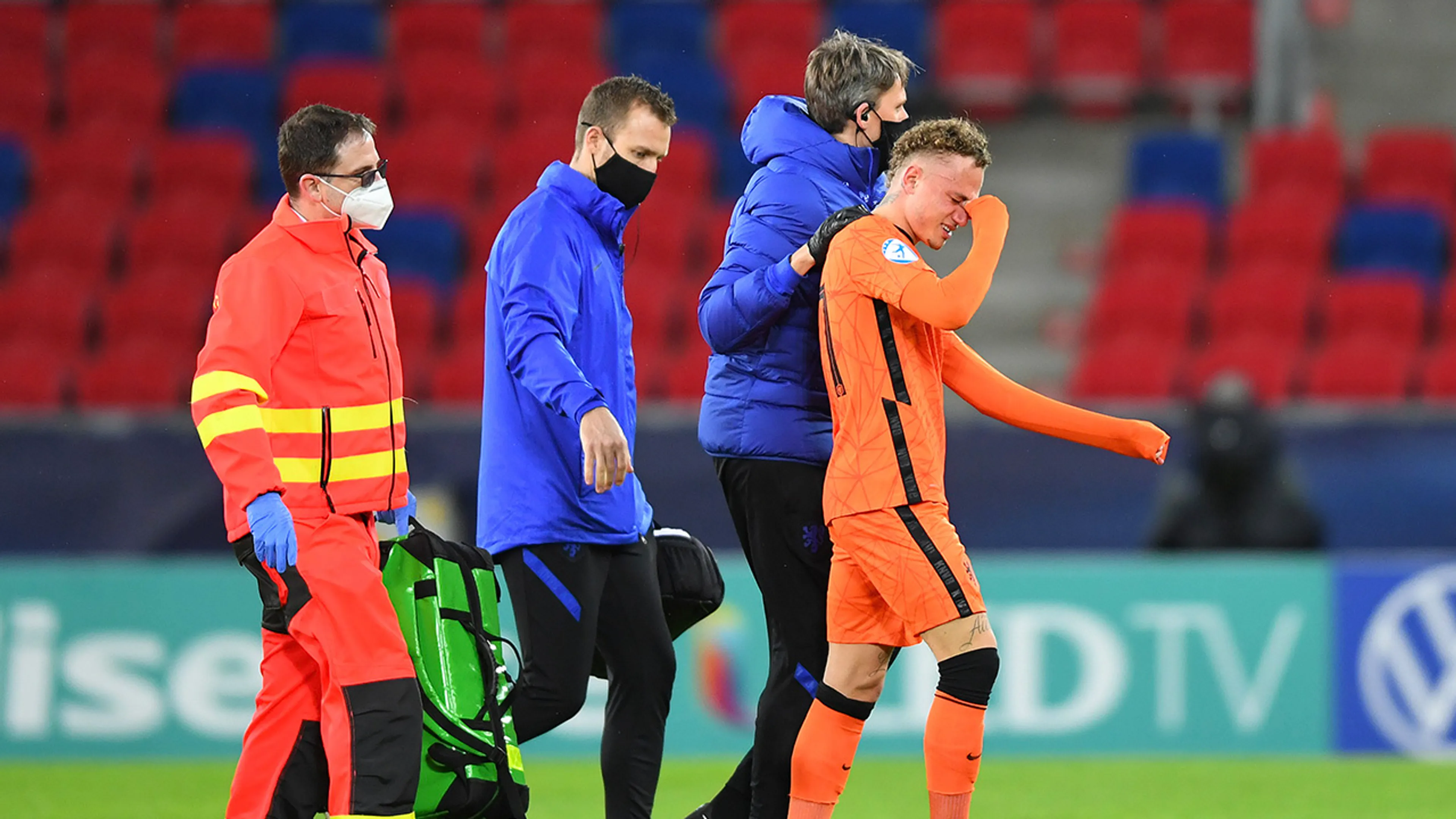 Jong Oranje moet EK zonder Koopmeiners en Lang zien te redden