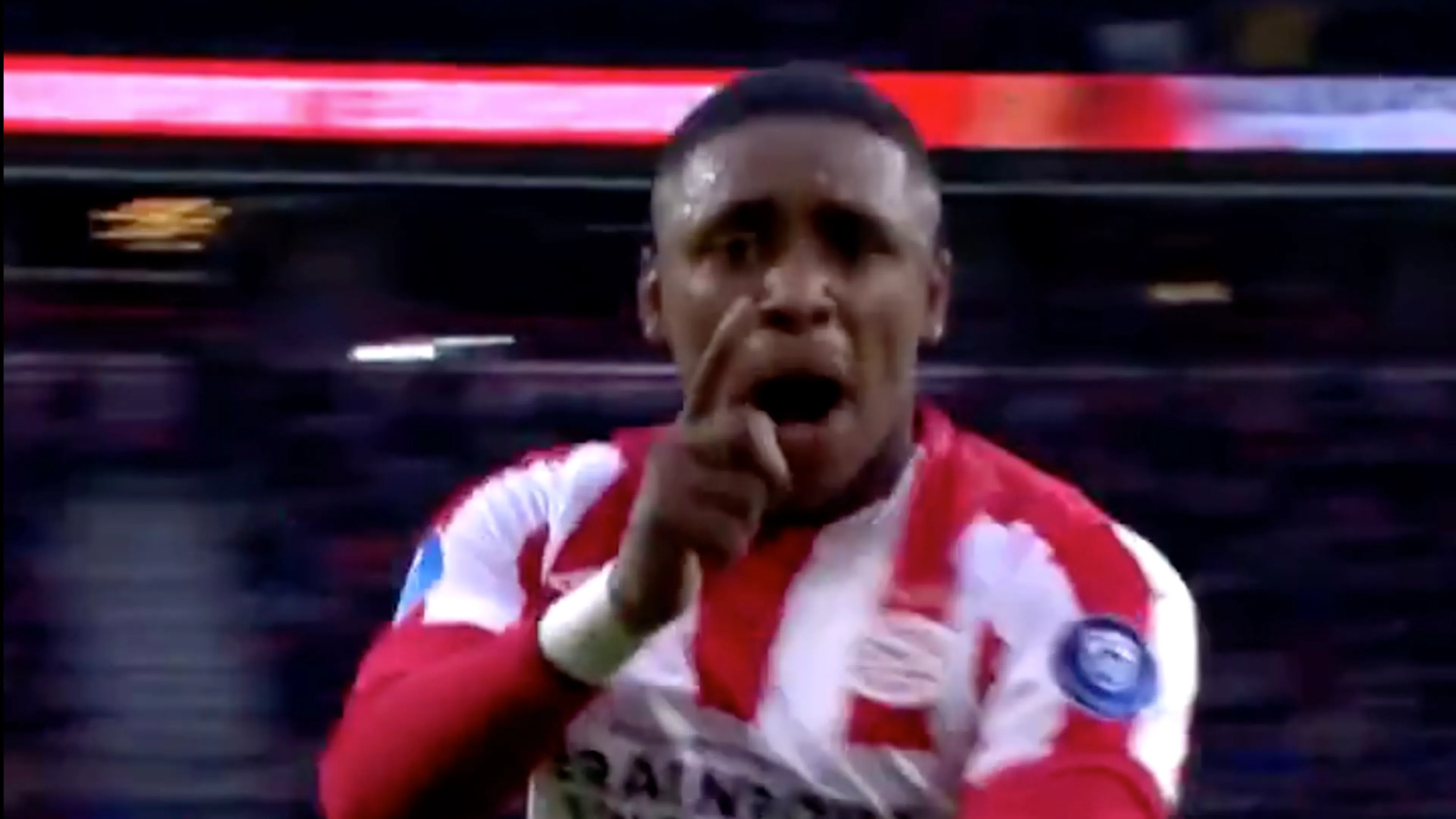Bergwijn draagt doelpunt op aan Ihattaren: 'Voor jou, Mo!'