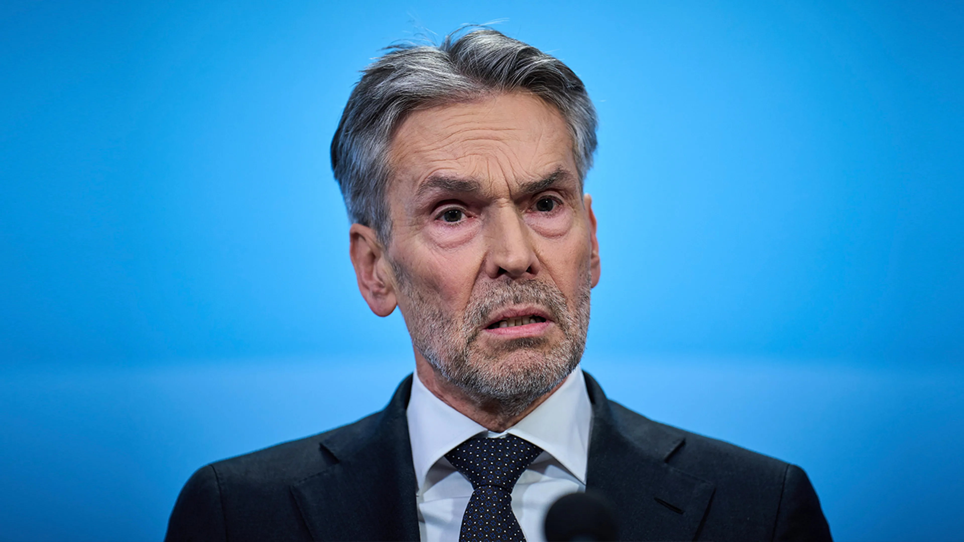 'Lintjesdebat' meteen geschorst; oppositie eist dat premier Dick Schoof aanwezig is