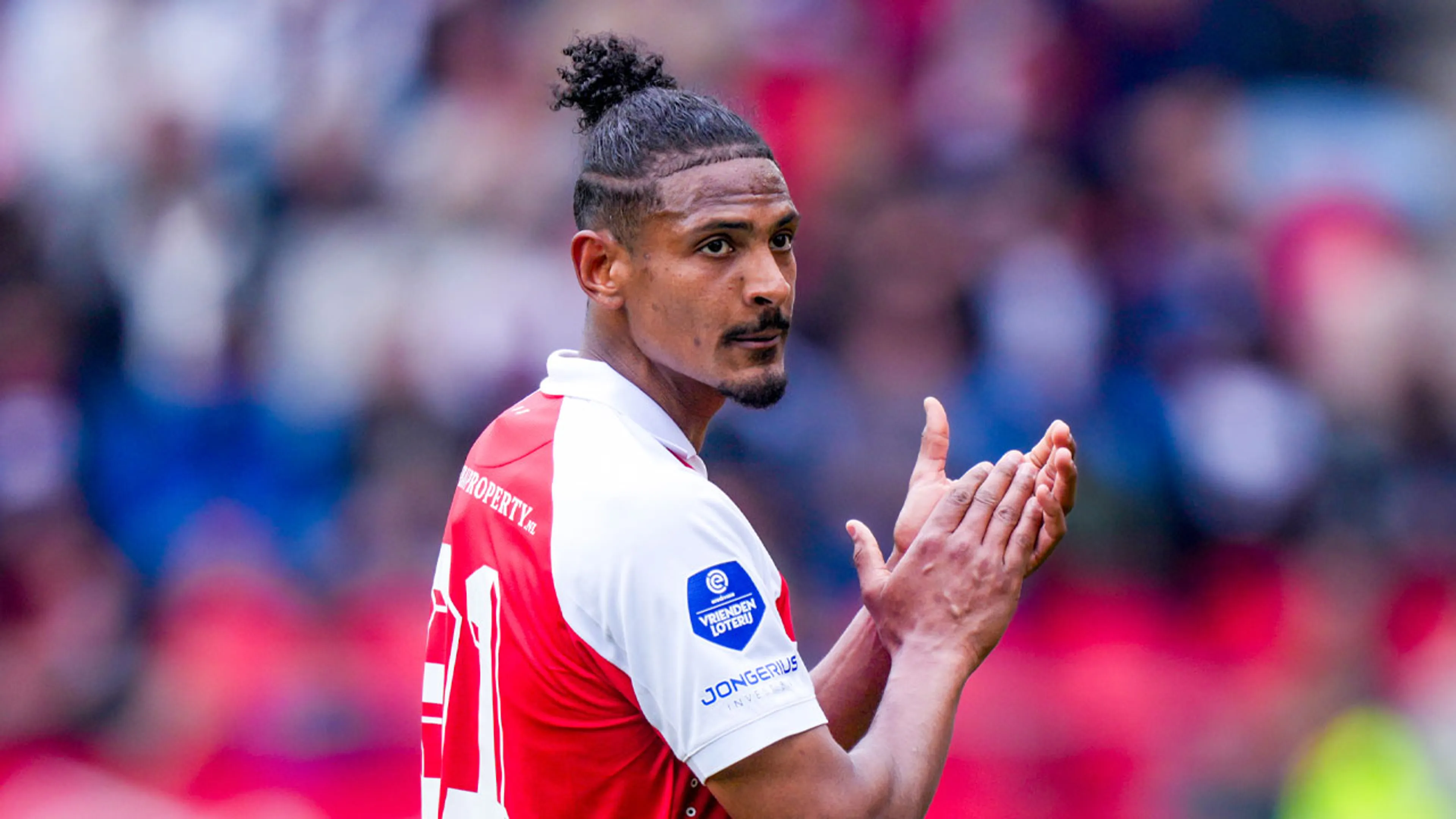 FC Utrecht blijft dankzij kunststukje van Haller in spoor van Feyenoord om plek drie