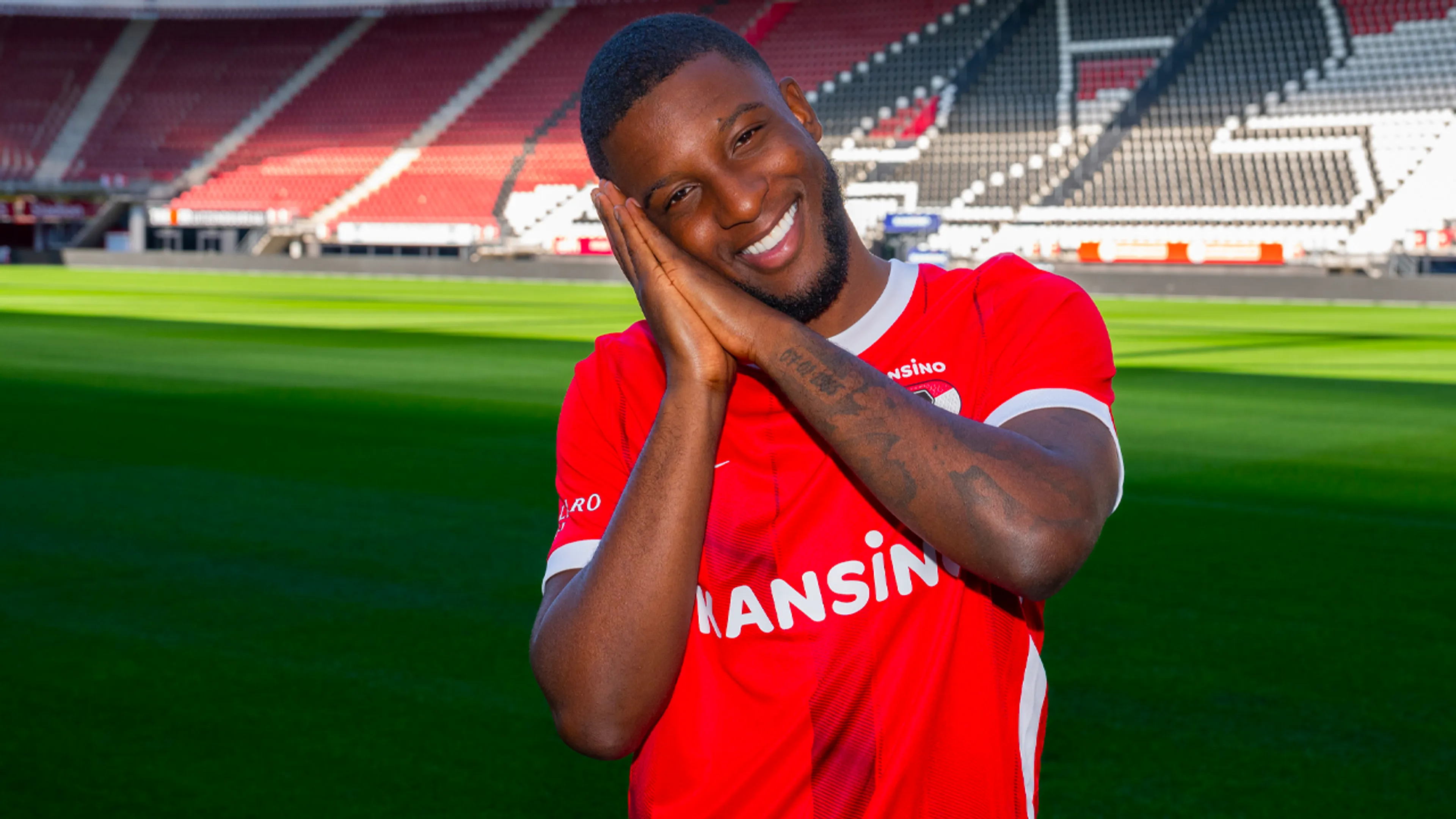 AZ contracteert transfervrije Riechedly Bazoer