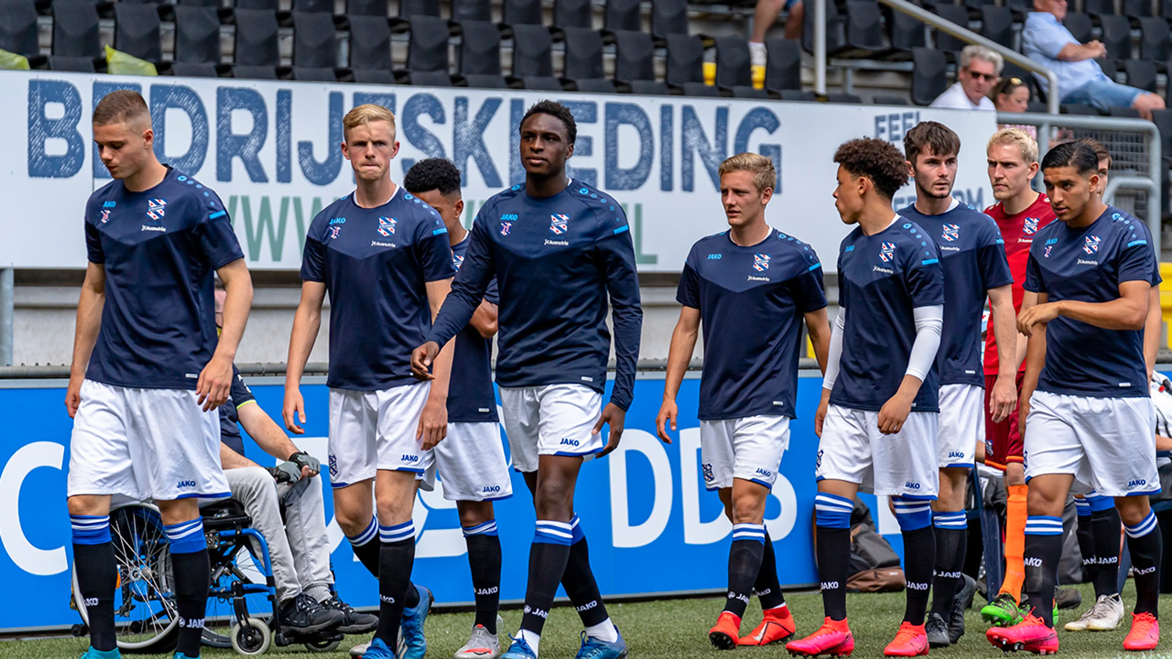 Onterechte positieve coronatests bij Heerenveen door storing lab