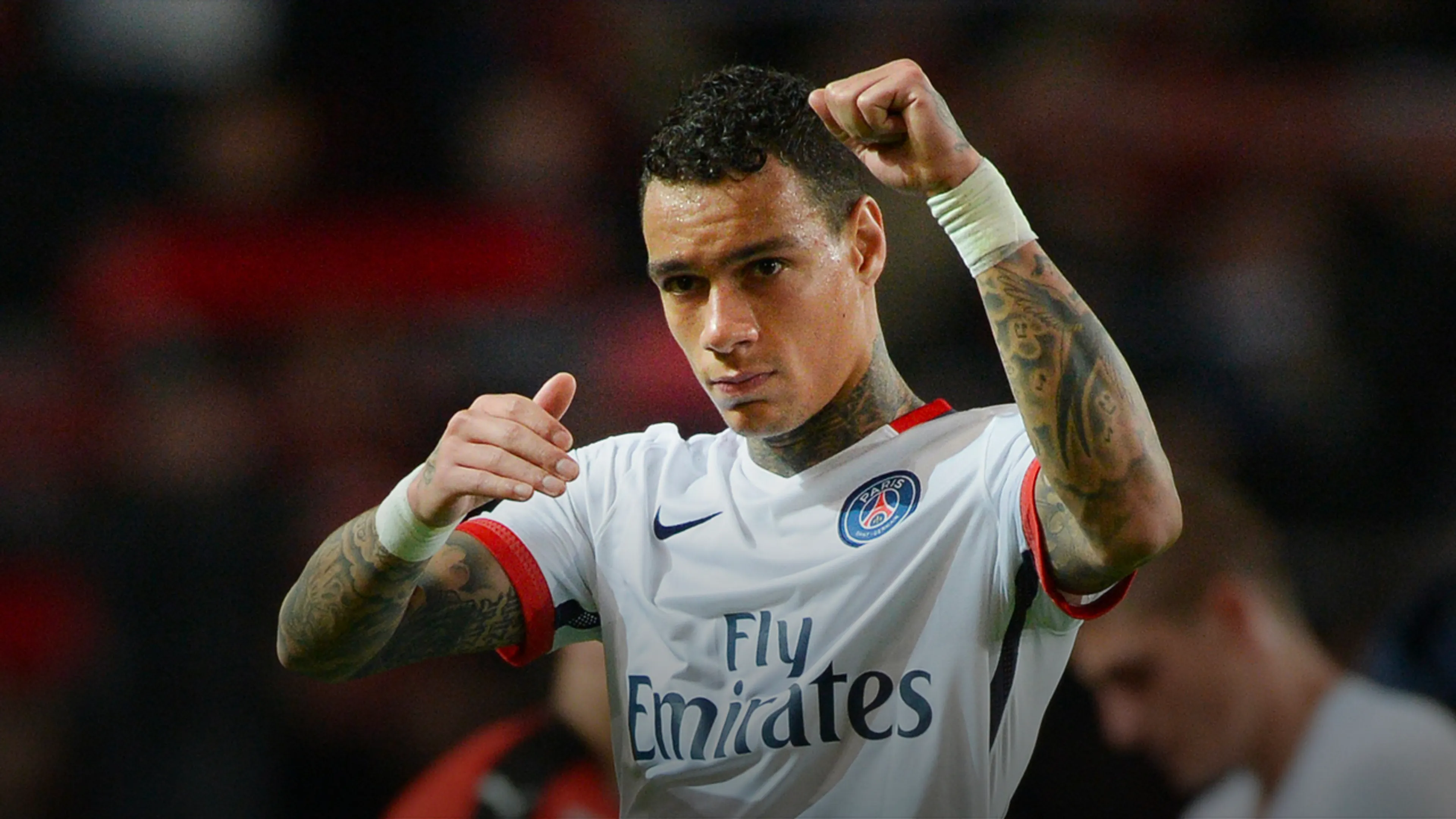 Van der Wiel maakt comeback in Eredivisie