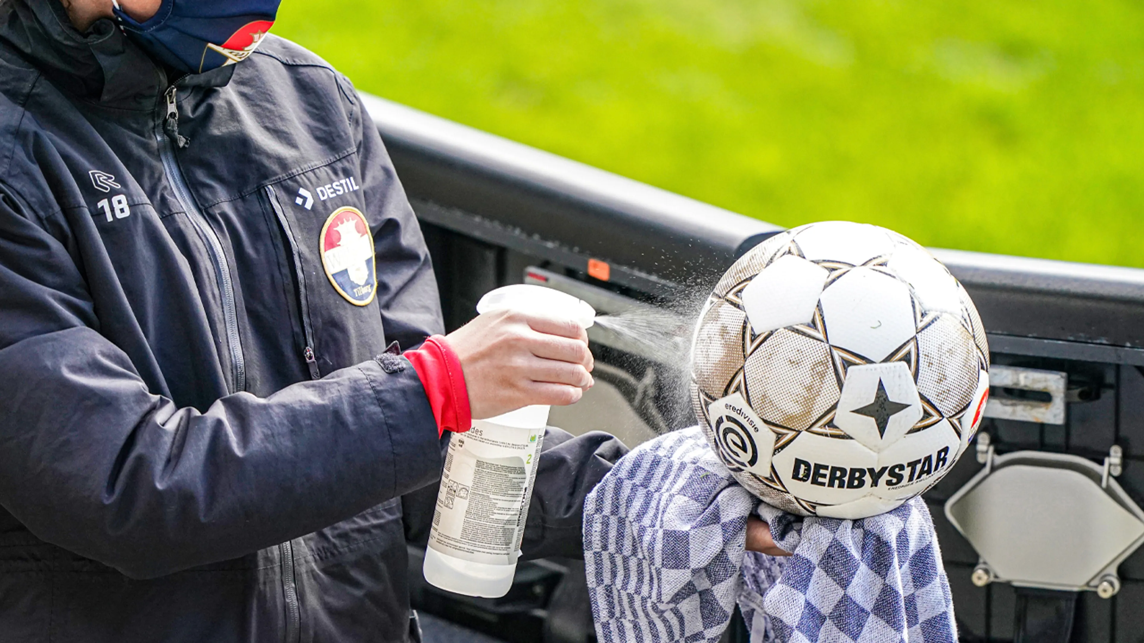 KNVB praat met voetbalclubs over coronaprotocool