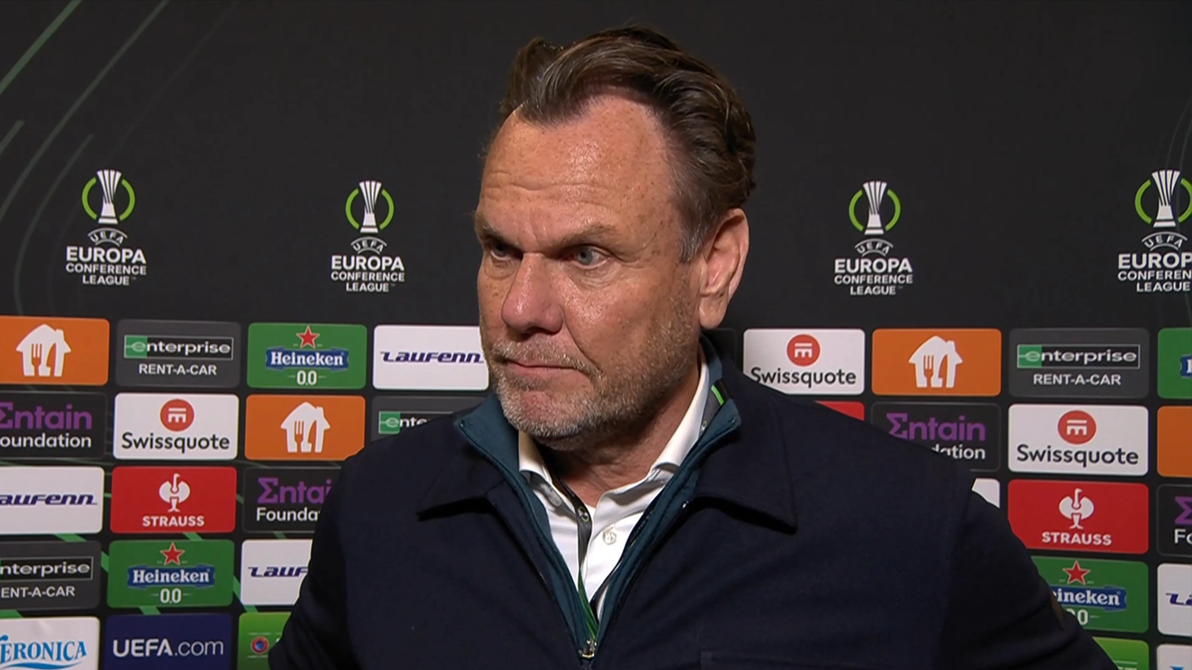 Eenhoorn over rellen op tribune: 'Enige wat ik kan doen, excuses aanbieden aan West Ham'