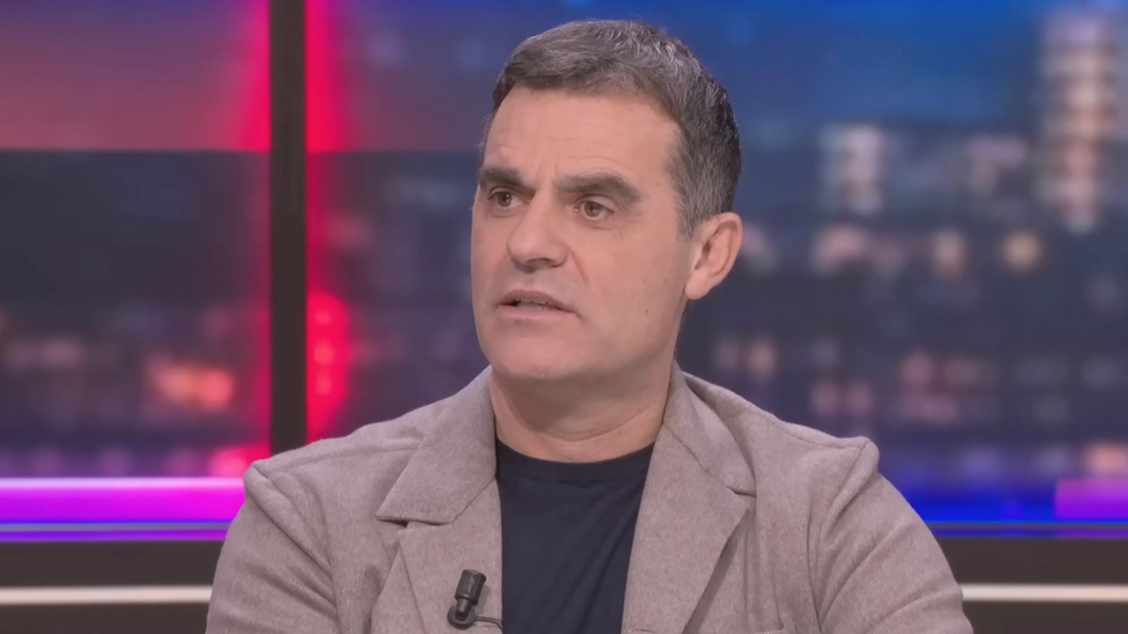 Kenneth Perez hard voor Ajacied: 'Ongelooflijk dat dat niveau bij Ajax voetbalt!'