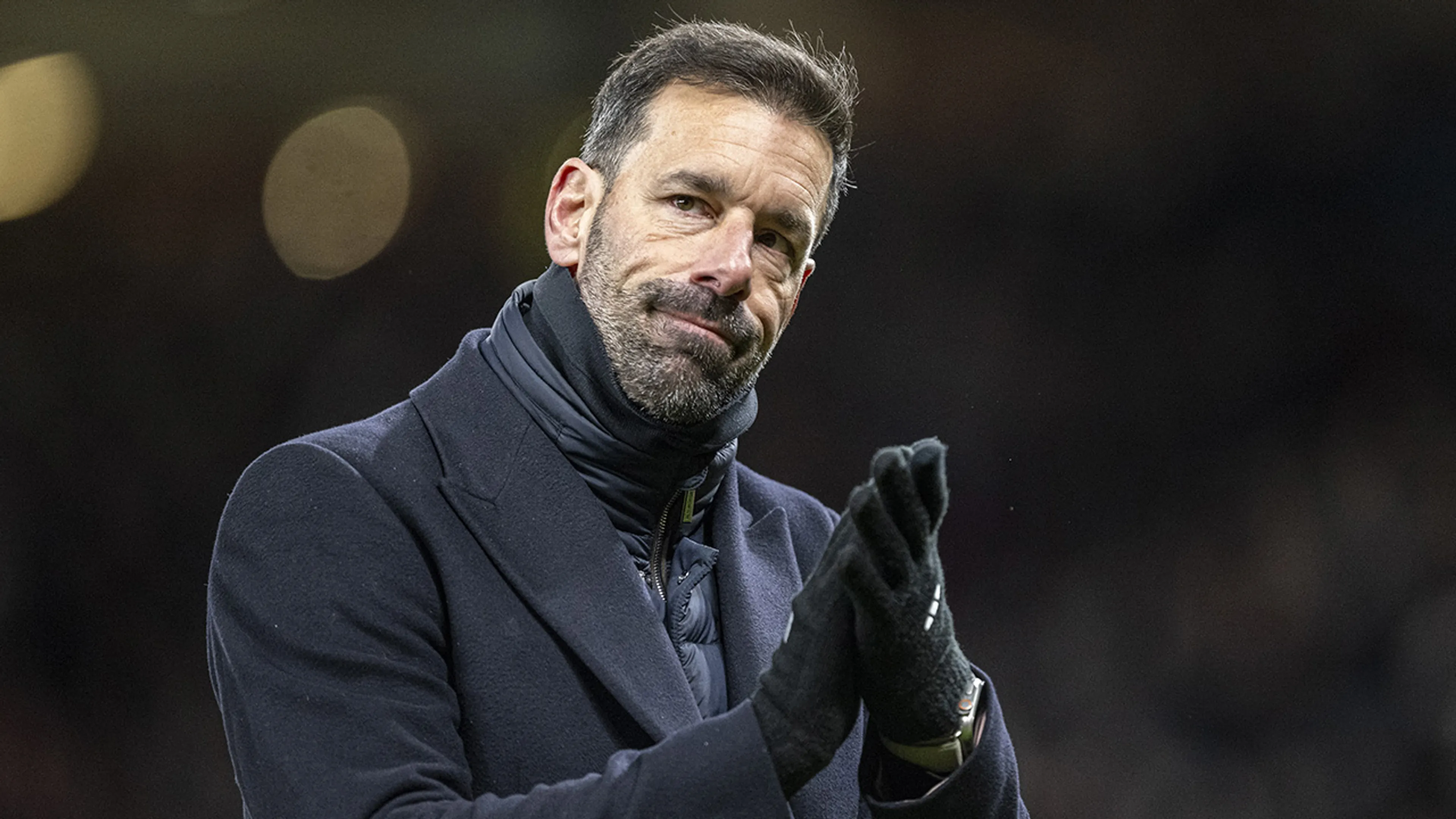 Van Nistelrooij door late tegengoals met Leicester City onderuit tegen Arsenal