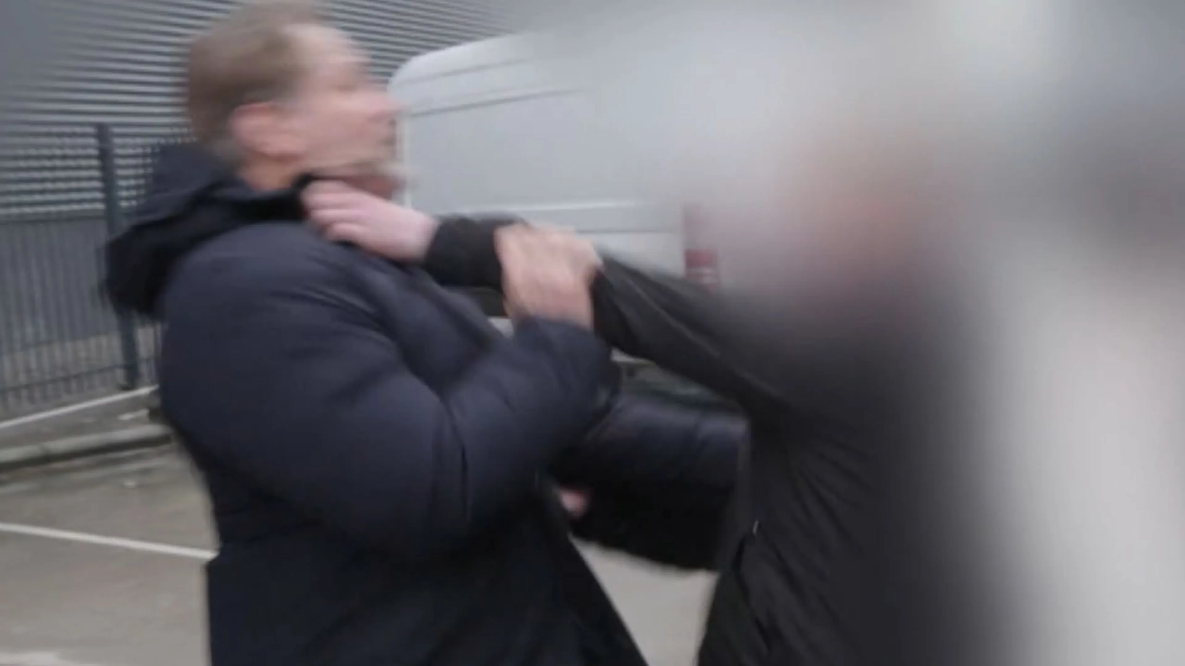 Confrontatie tussen Dennis van der Geest en ondernemer loopt volledig uit de hand in Bureau Onrecht