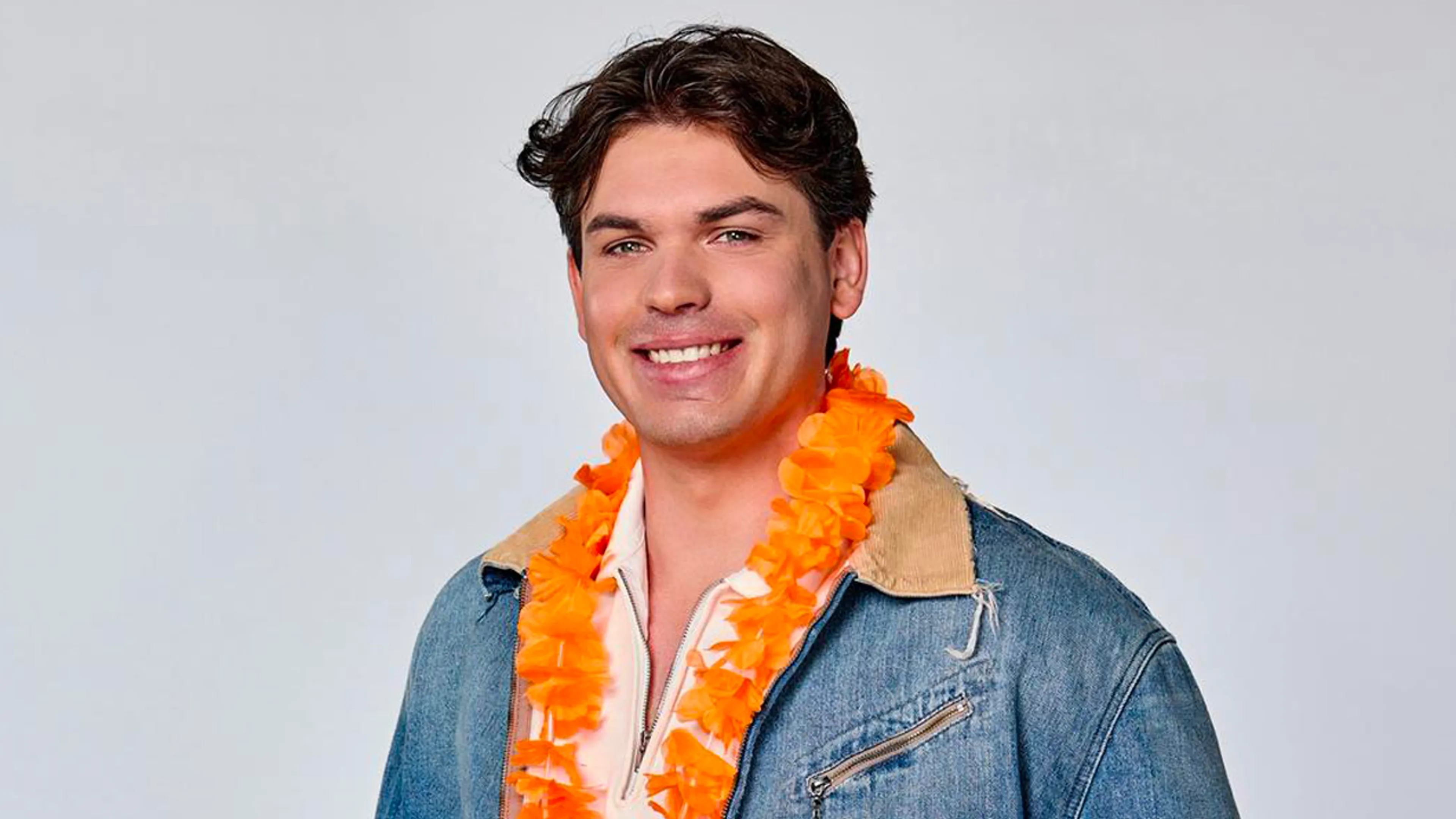 Sam van Royen over het nieuwe SBS6-programma Het Oranje Café: 'Wij zetten het allemaal op een rijtje!'