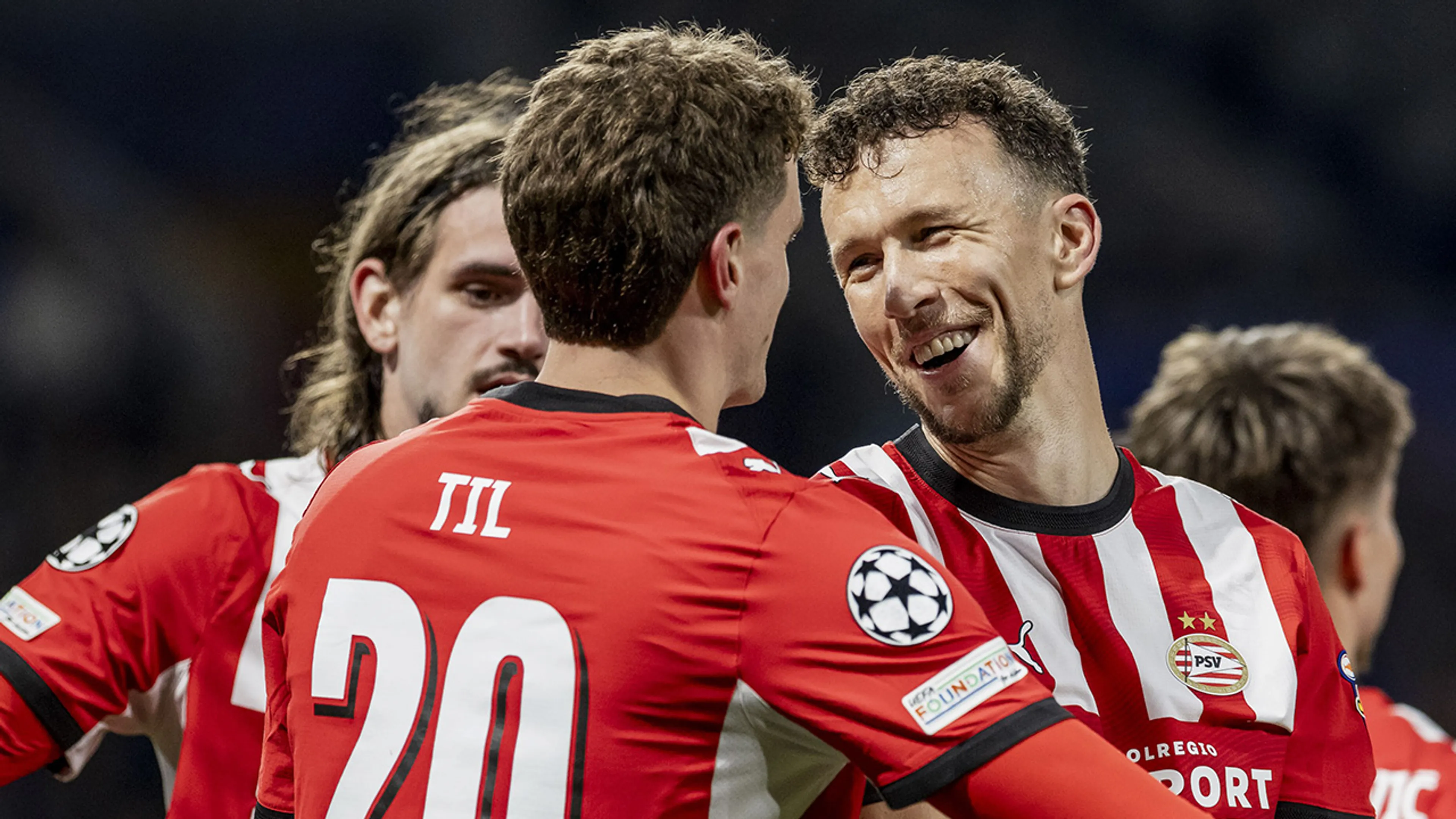 PSV wint knap op bezoek bij FC Porto en pakt eerste Champions League-punten