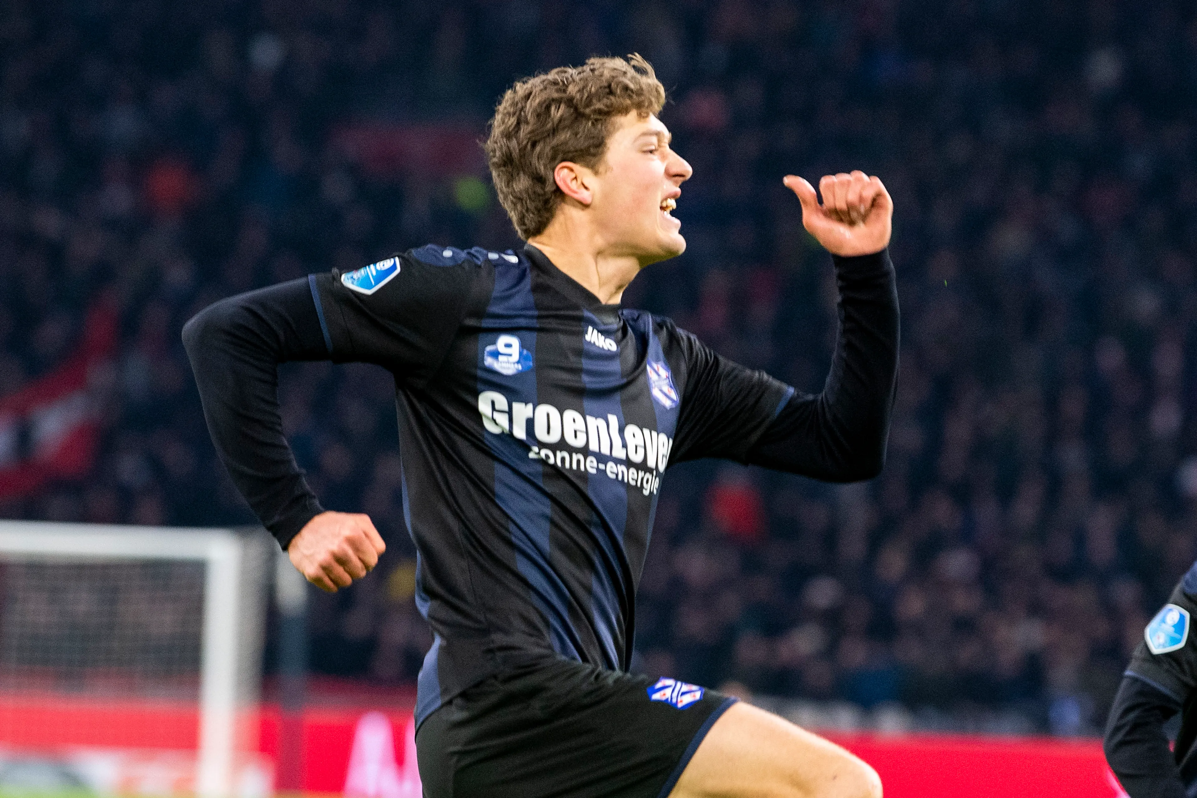 Ook Ajax speelt gelijk; Heerenveen komt driemaal terug