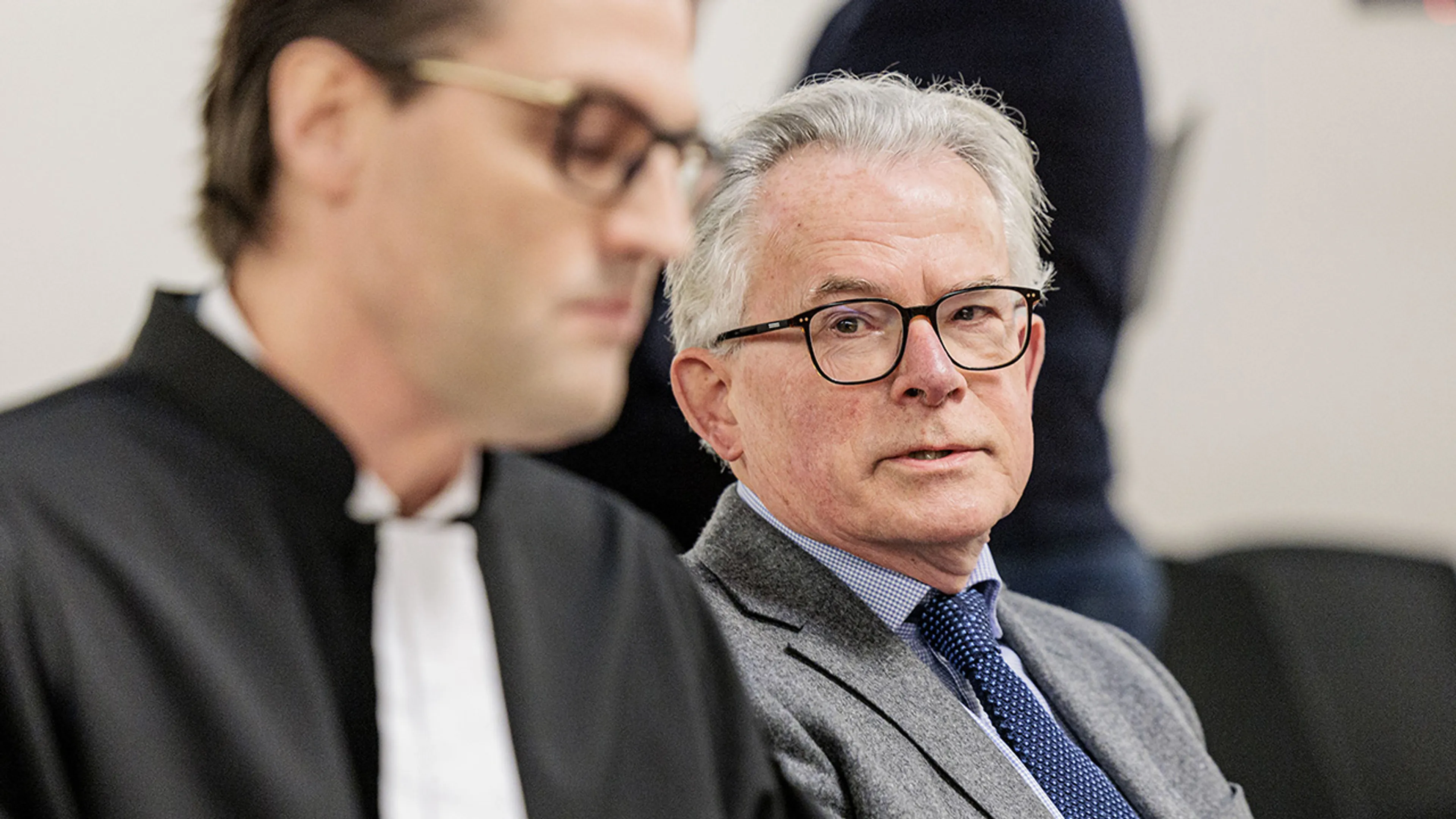 ‘Masturberende burgemeester’ in hoger beroep schuldig bevonden aan schennispleging