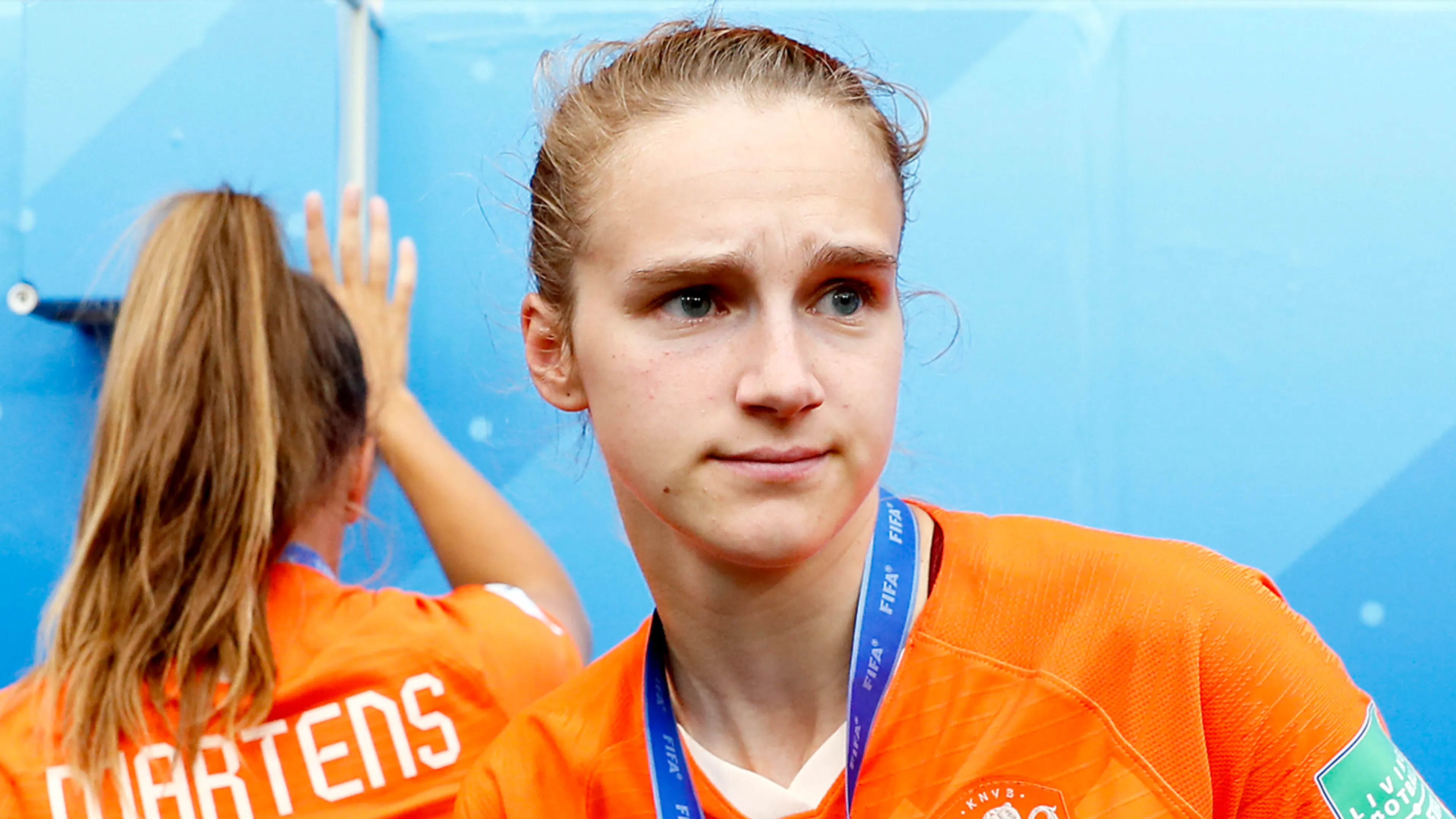 Miedema eens met Johan: 'Voetballers, kom uit de kast'