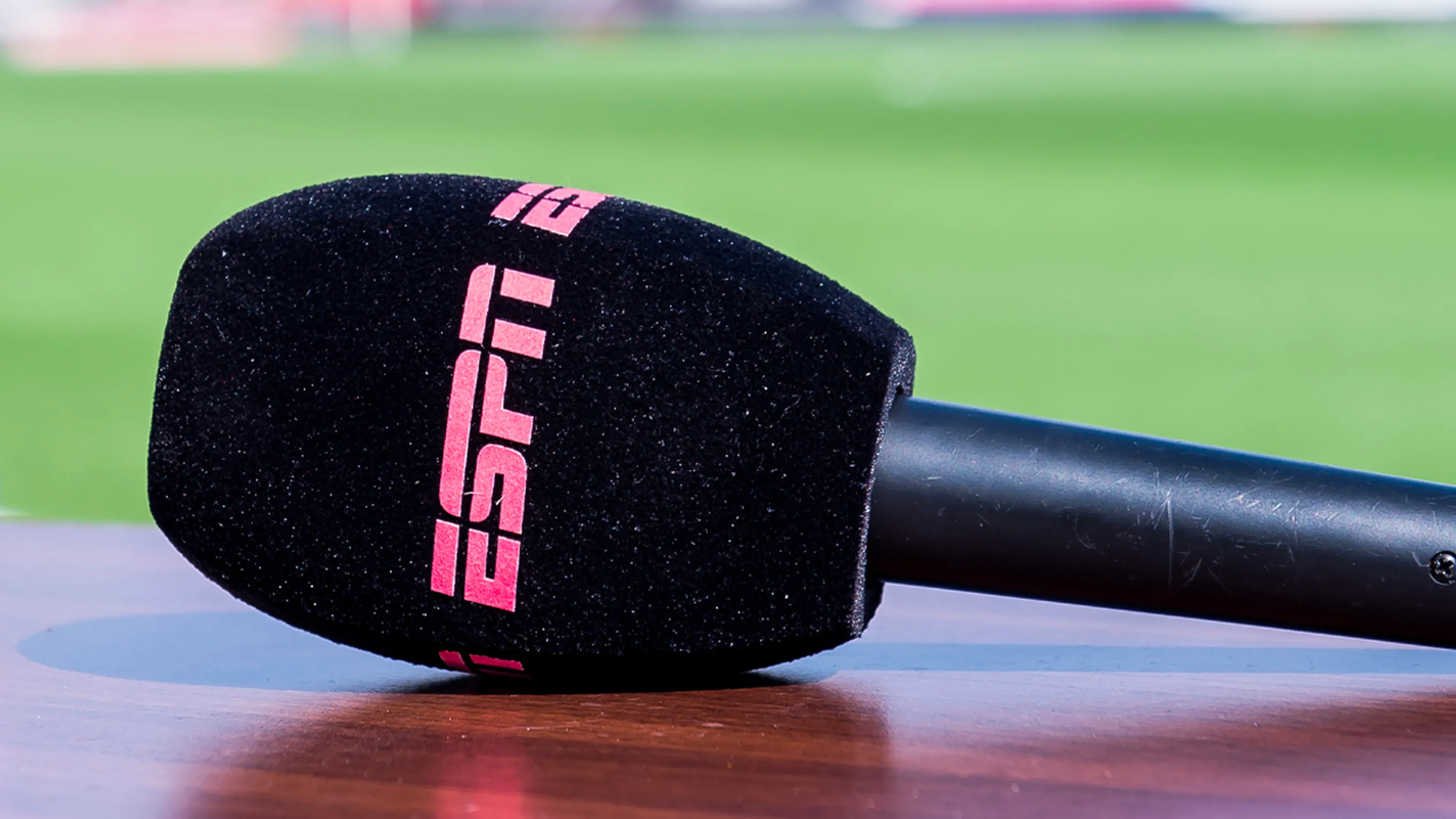 Liveduels Eredivisie blijven tot medio 2030 te zien bij ESPN
