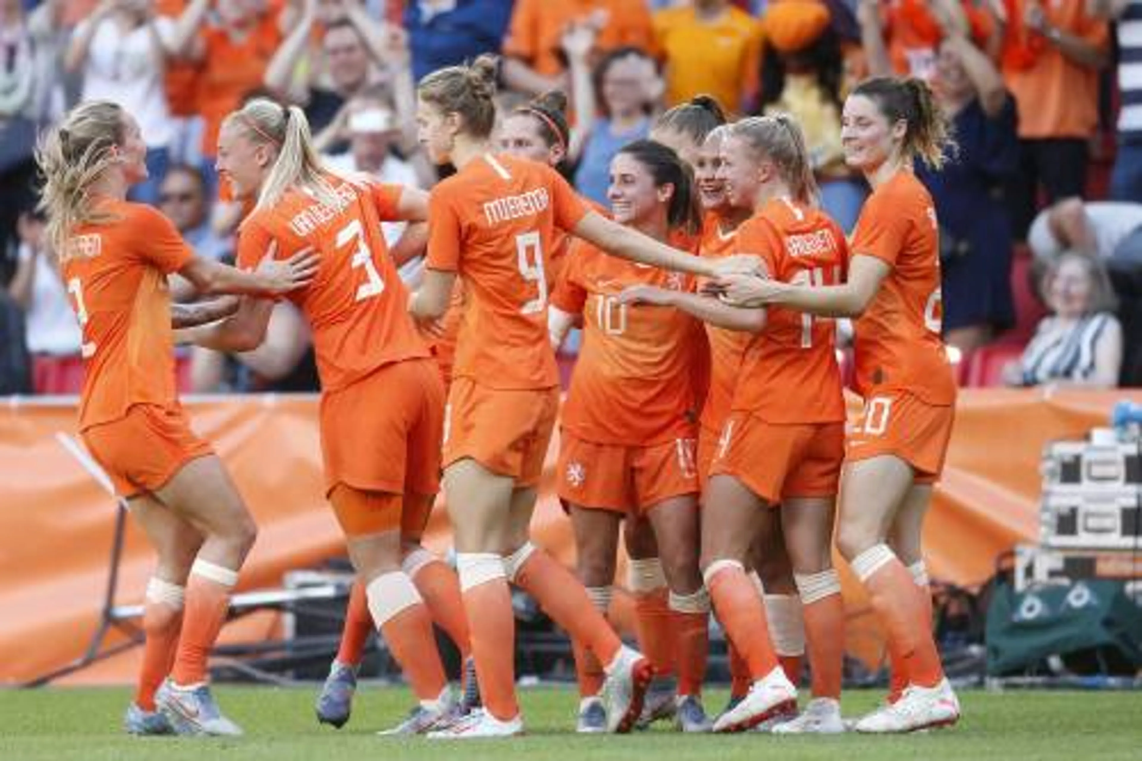 Oranje met ruime zege op Australië naar WK