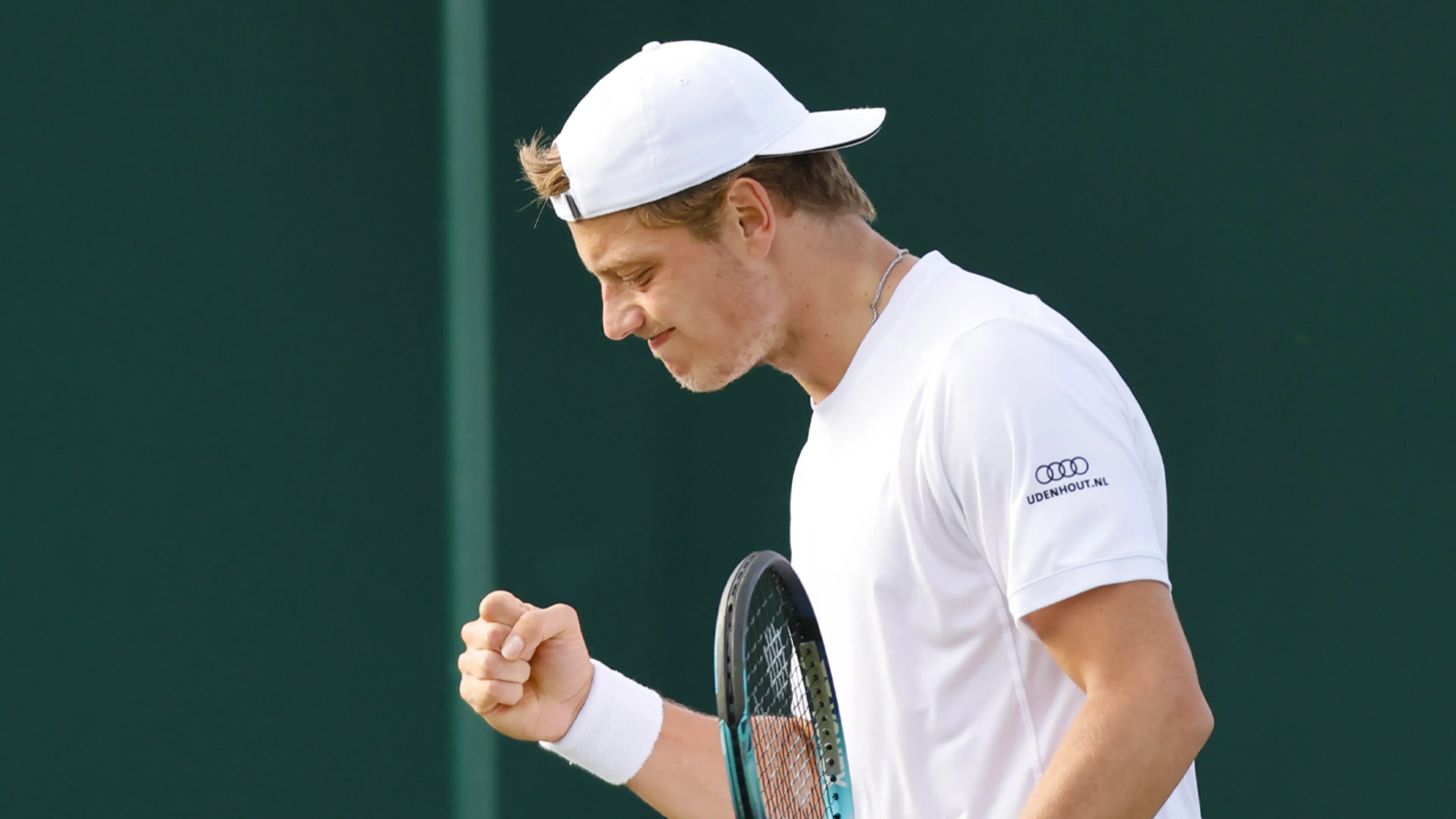 Van Rijthoven bij debuut naar derde ronde op Wimbledon