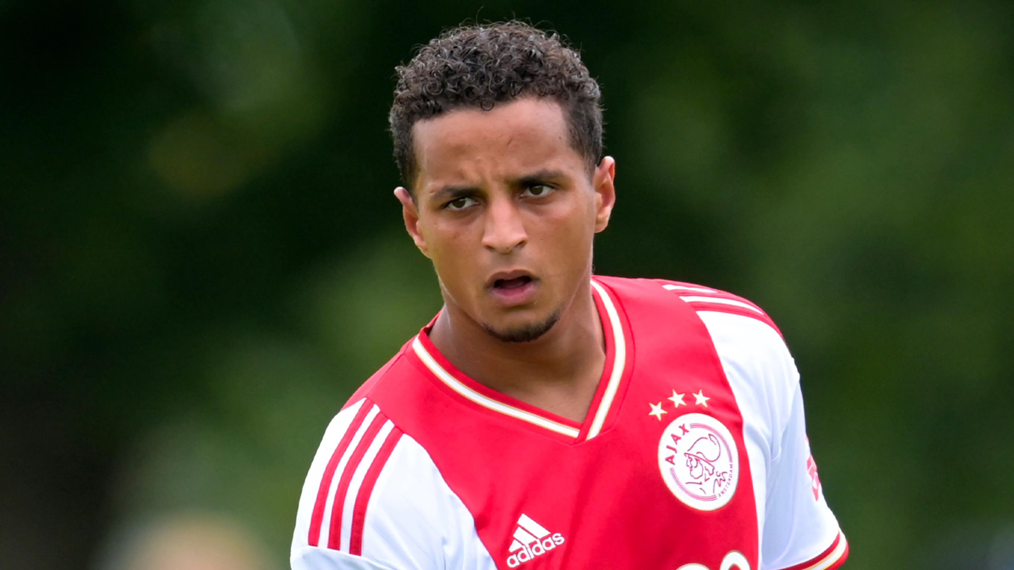 Opmerkelijk: Ihattaren ontbreekt op lijst met rugnummers van Ajax voor komend seizoen