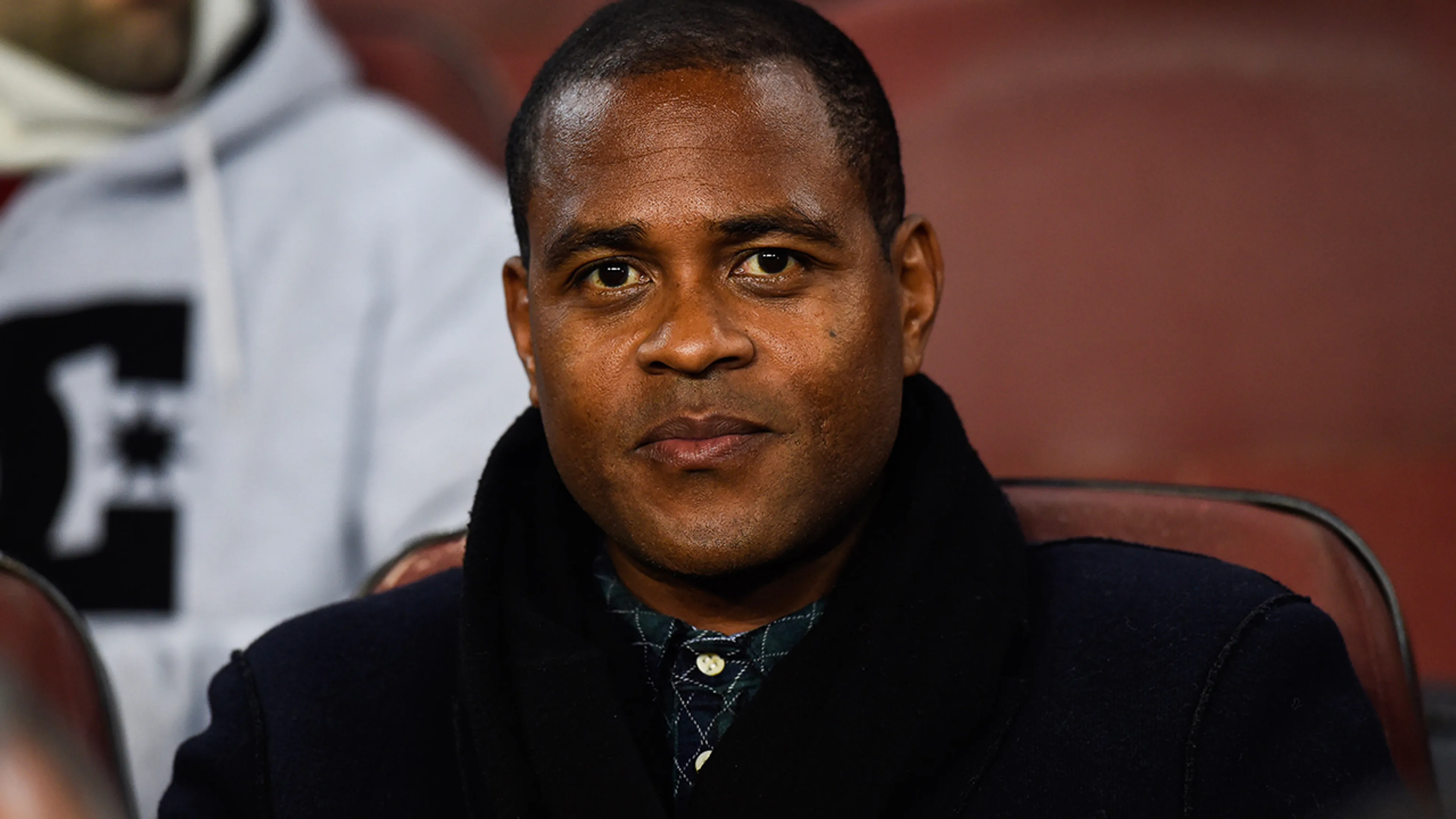 Kluivert bereidt zich voor op 'slechtnieuwsgesprek' bij Barcelona