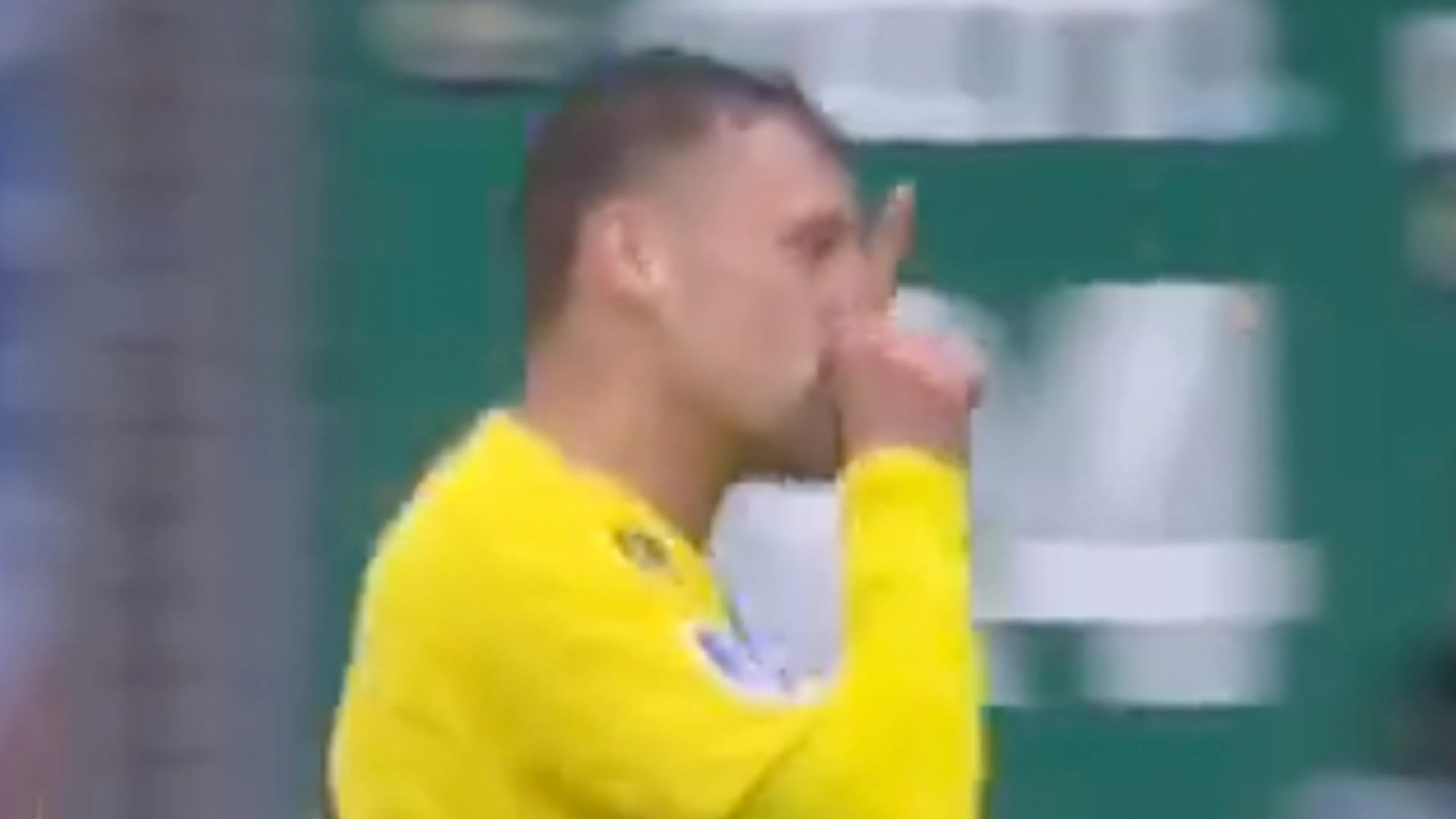 Videogoal: Kaj Sierhuis kopt Fortuna Sittard op voorsprong tegen Feyenoord