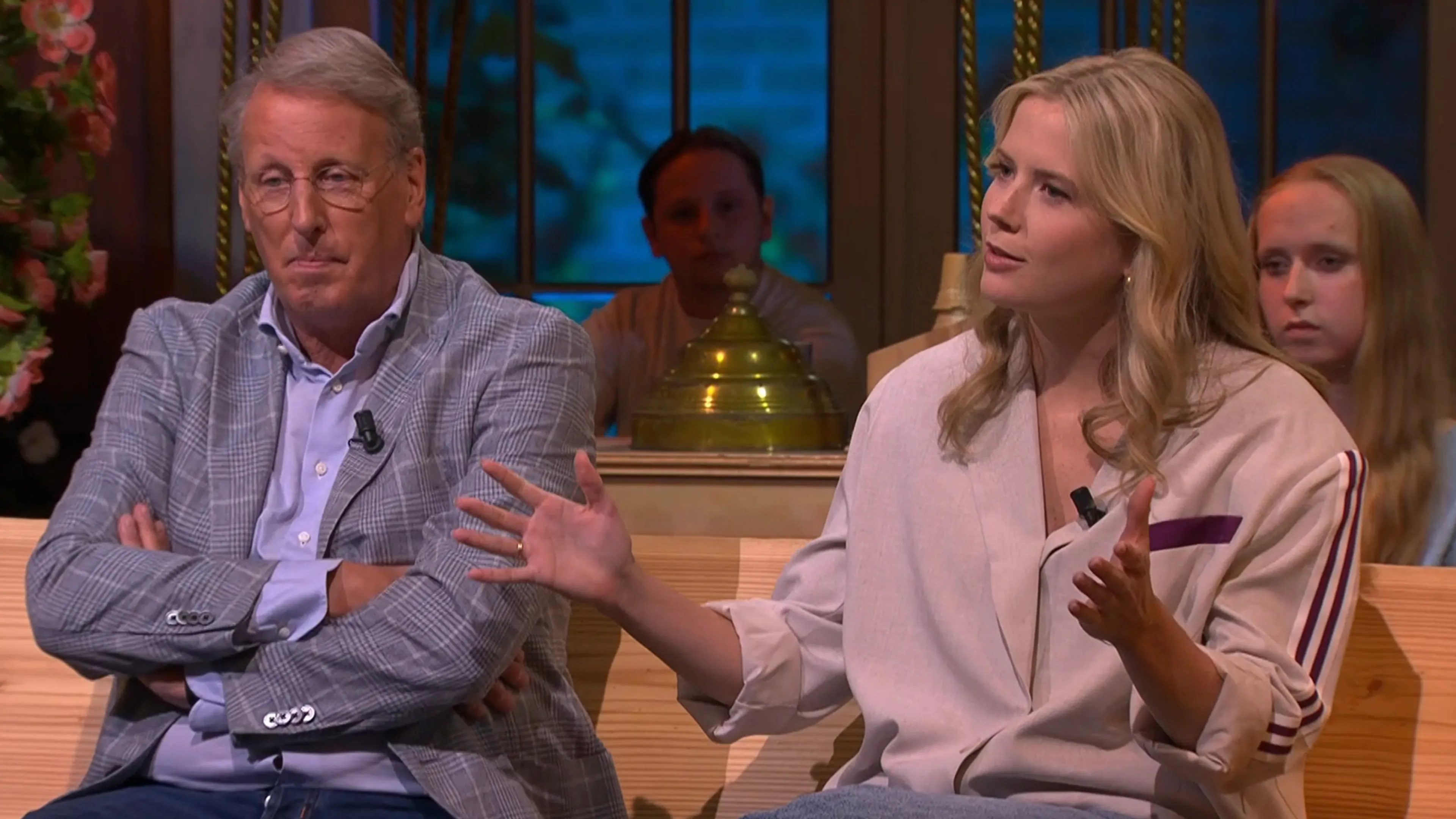 Noa Vahle in discussie met Chris Woerts: 'Al die Eredivisie-fans hebben nu de tv uitgezet!'
