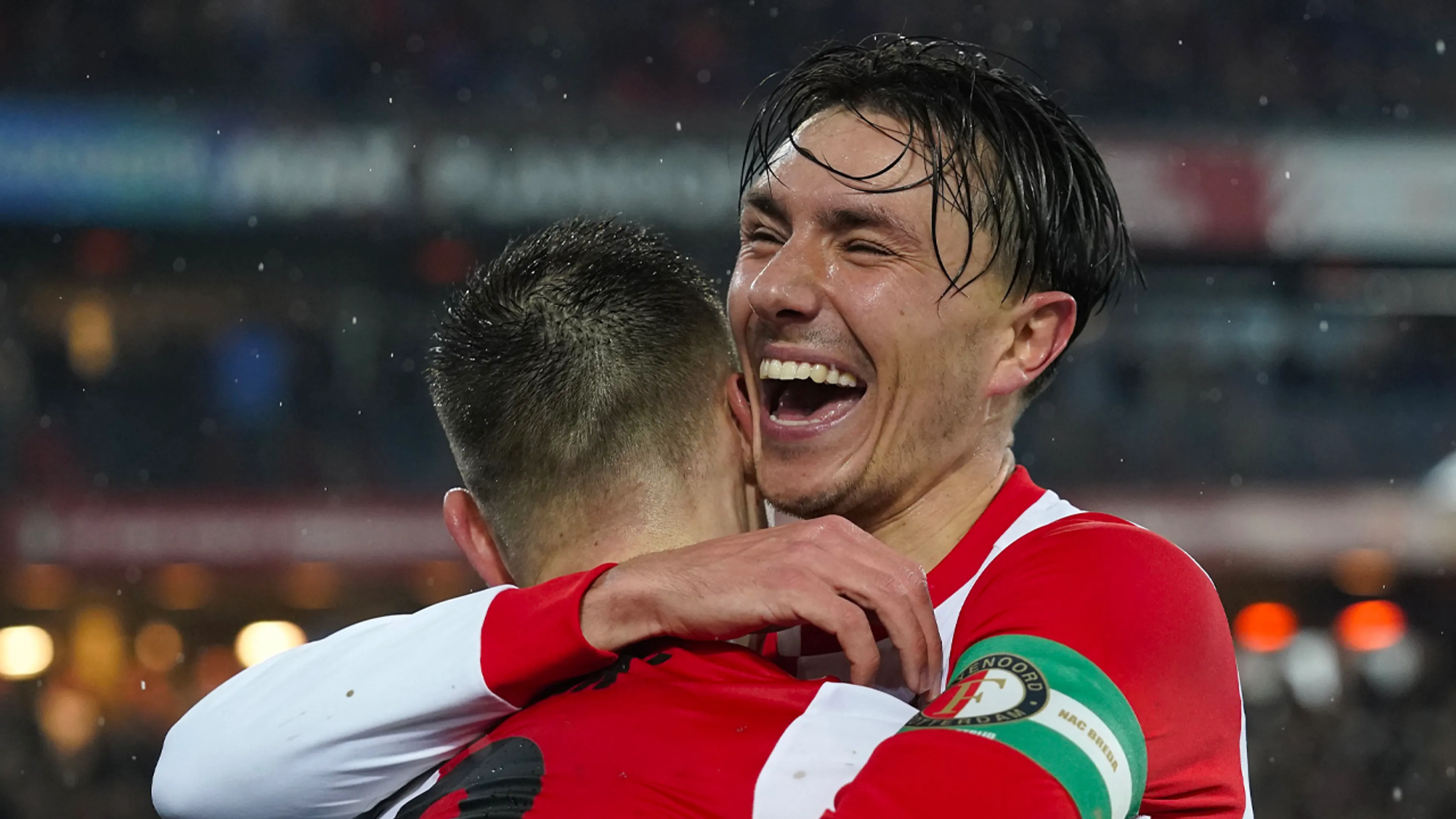 Feyenoord naar bekerfinale na ruime zege op NAC (7-1)