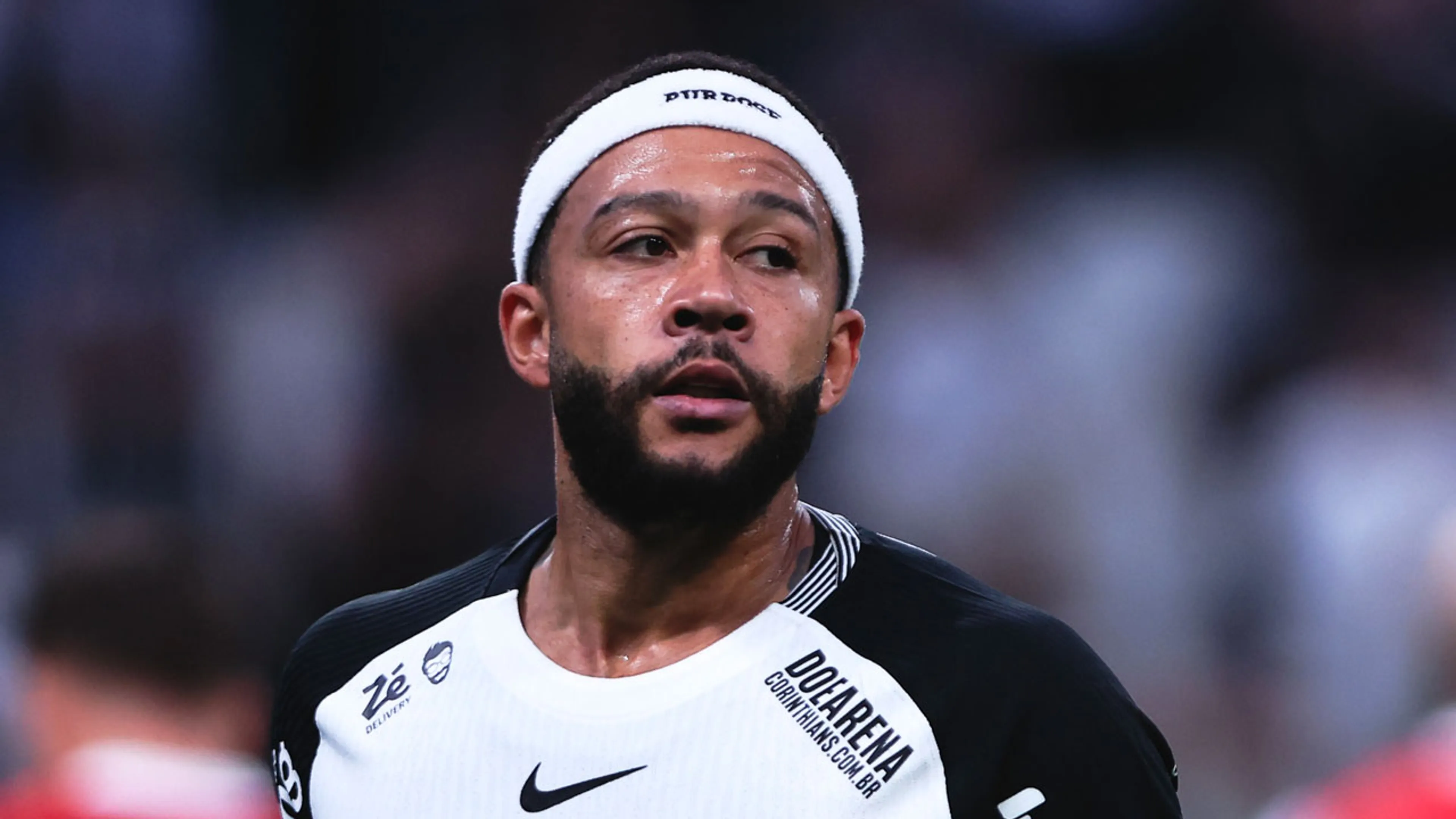 'Drie clubs melden zich: Memphis Depay mogelijk transfervrij terug naar Europa'