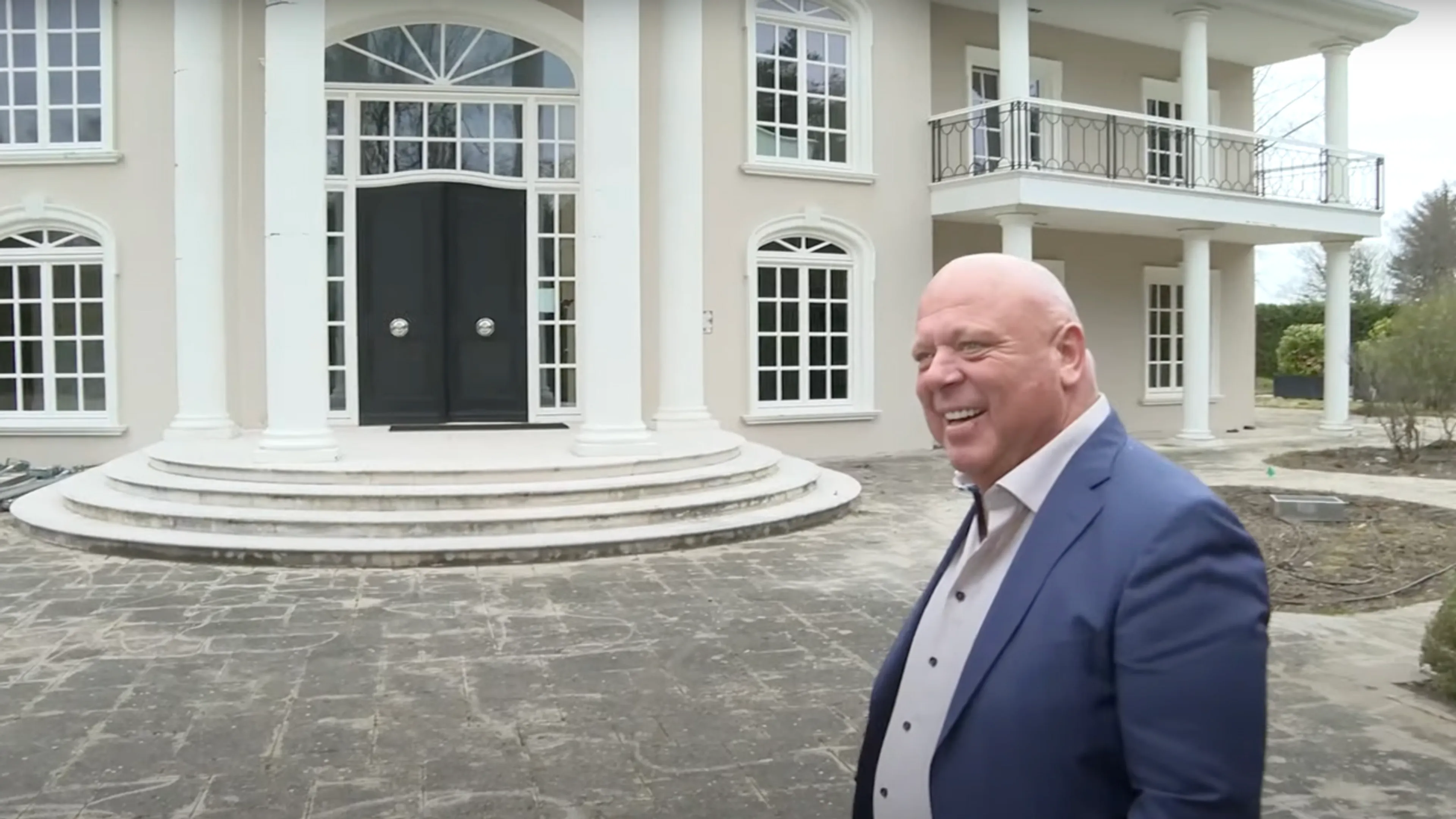 Zien: Dit is de nieuwe krankzinnige miljoenenvilla van Peter Gillis