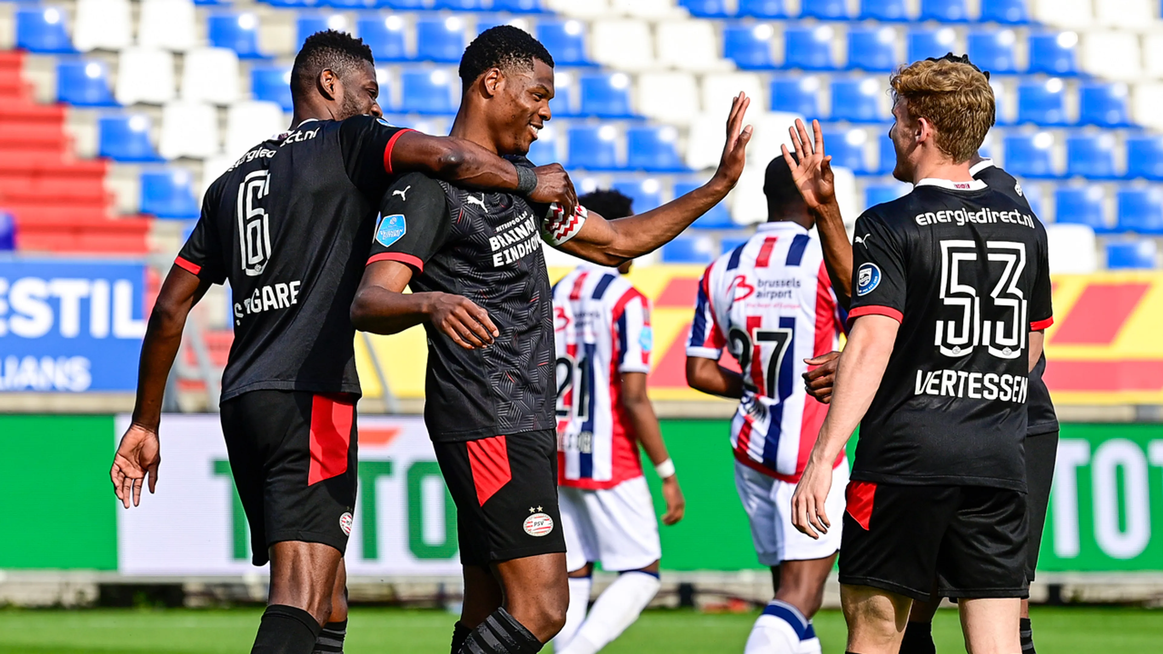 PSV na zege op Willem II terug op tweede plaats